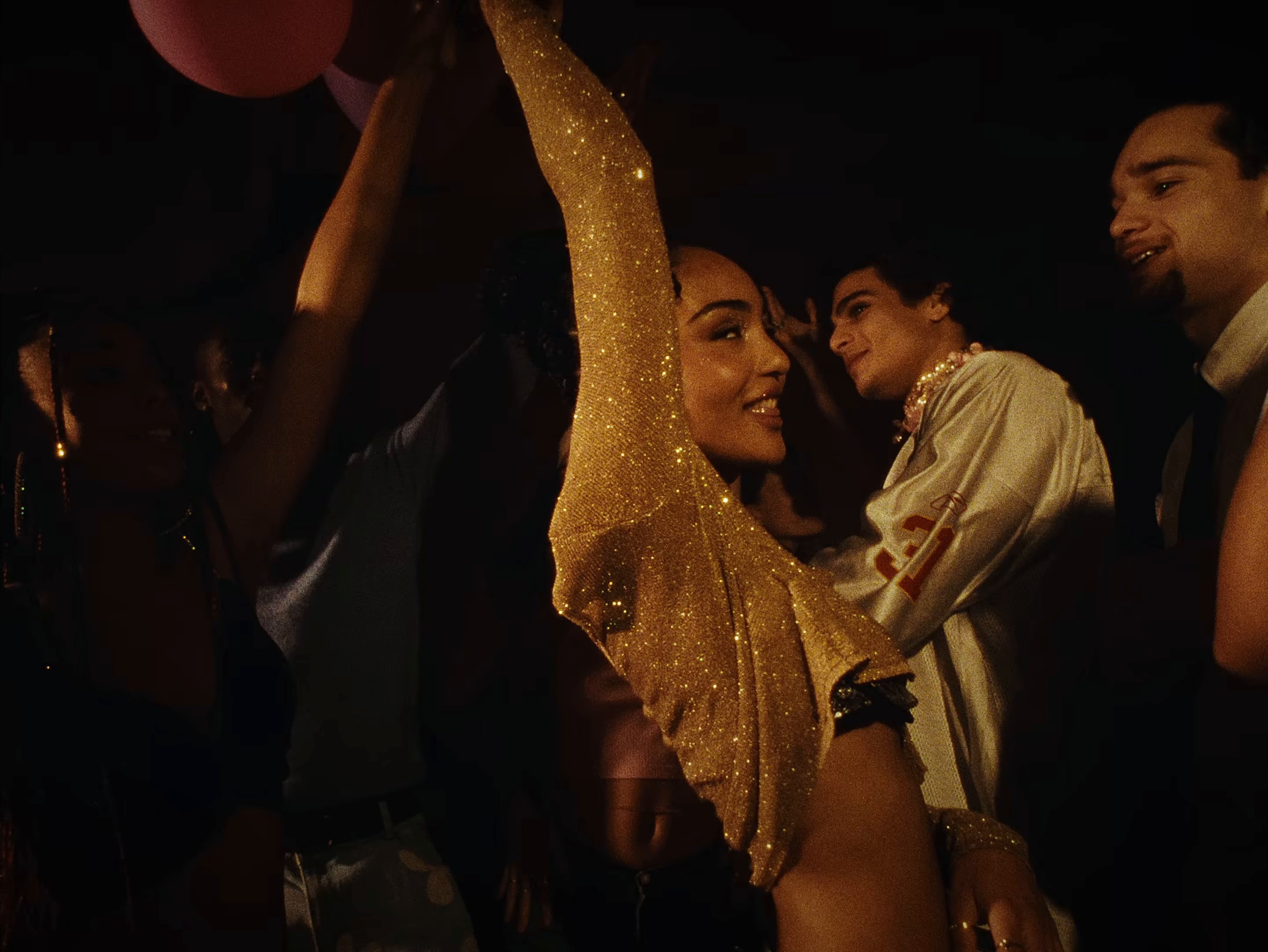 FLEURS FANÉES (2024) —  shot,  lighting