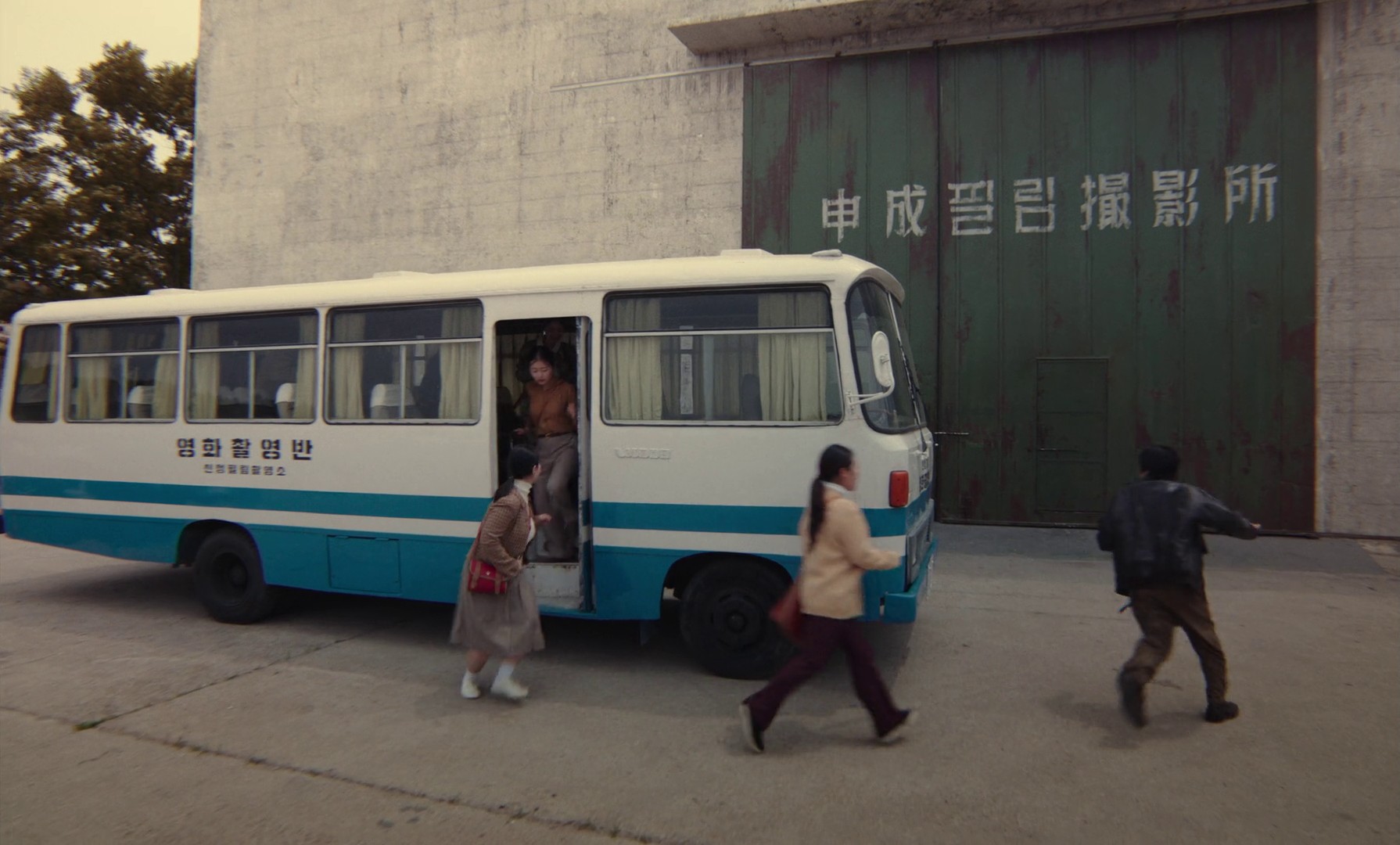 Cobweb (2024) —  shot,  lighting