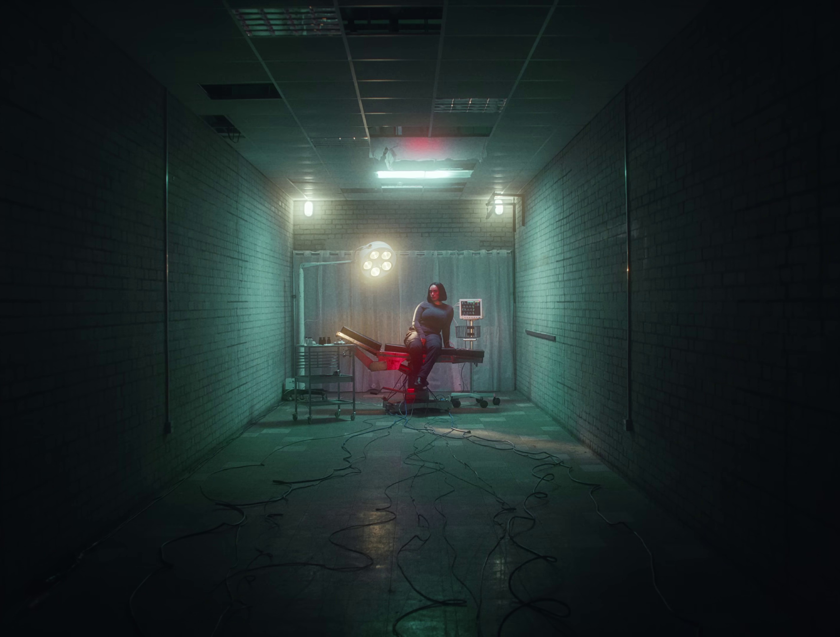 Falling or flying (2023) —  shot,  lighting