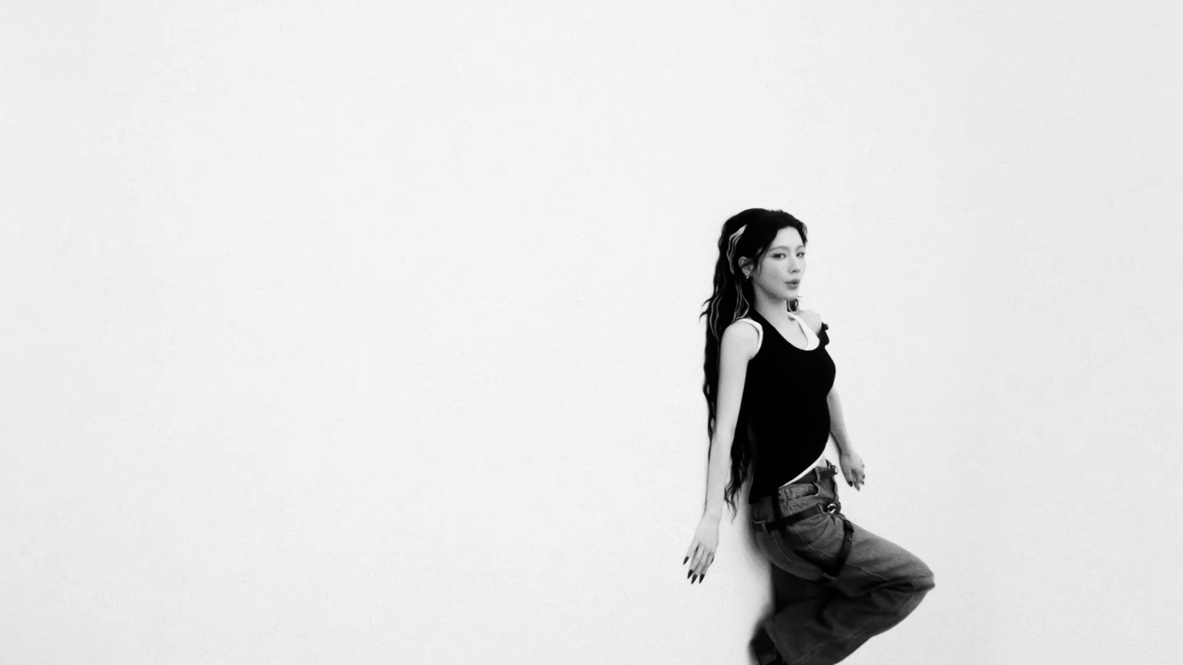 Mono (2026) —  shot,  lighting