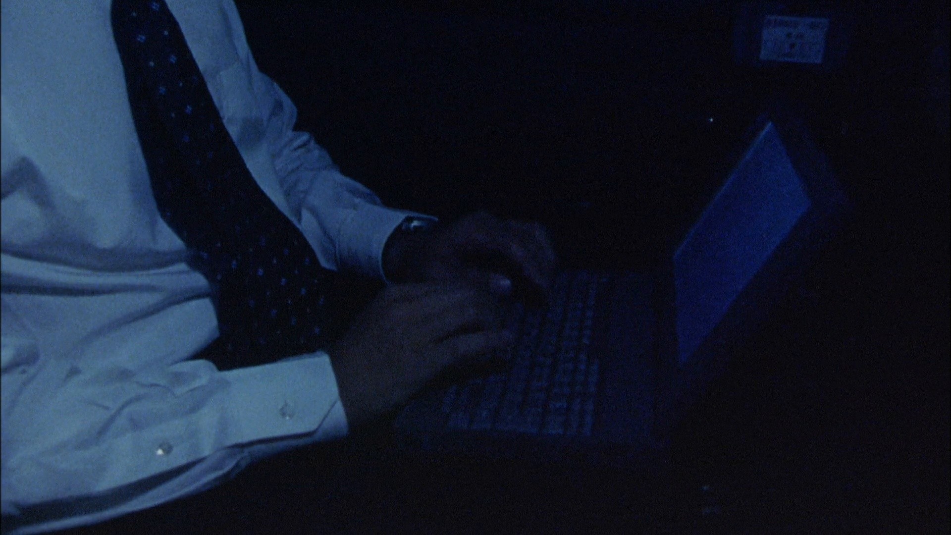 The Bird People in China (1998) —  shot,  lighting