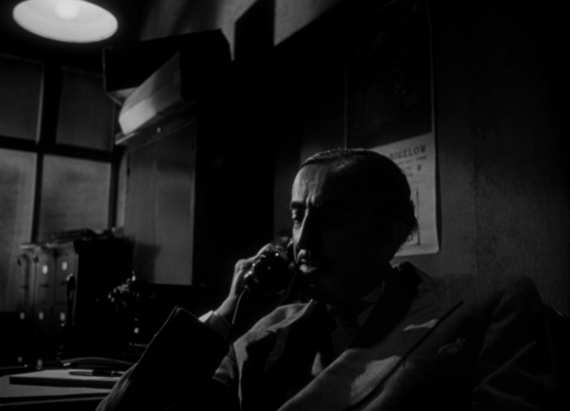 T-Men (1947) —  shot,  lighting