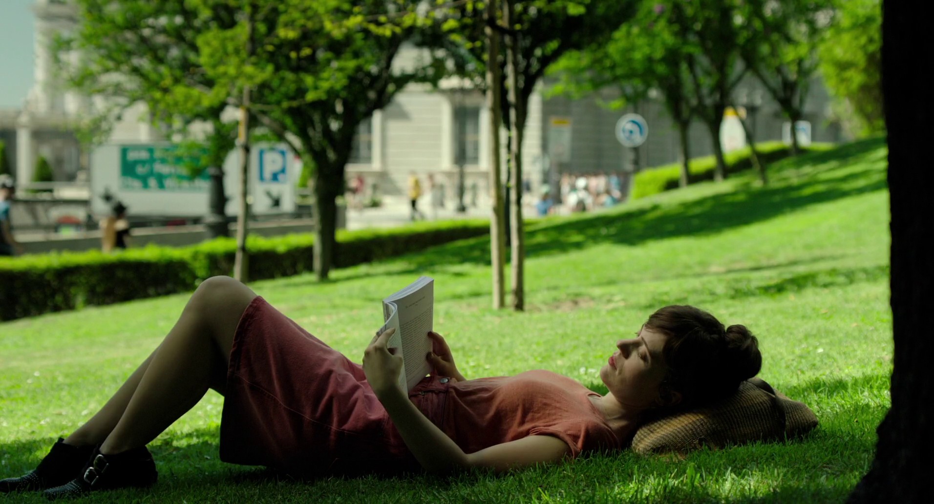 The August Virgin (2022) —  shot,  lighting