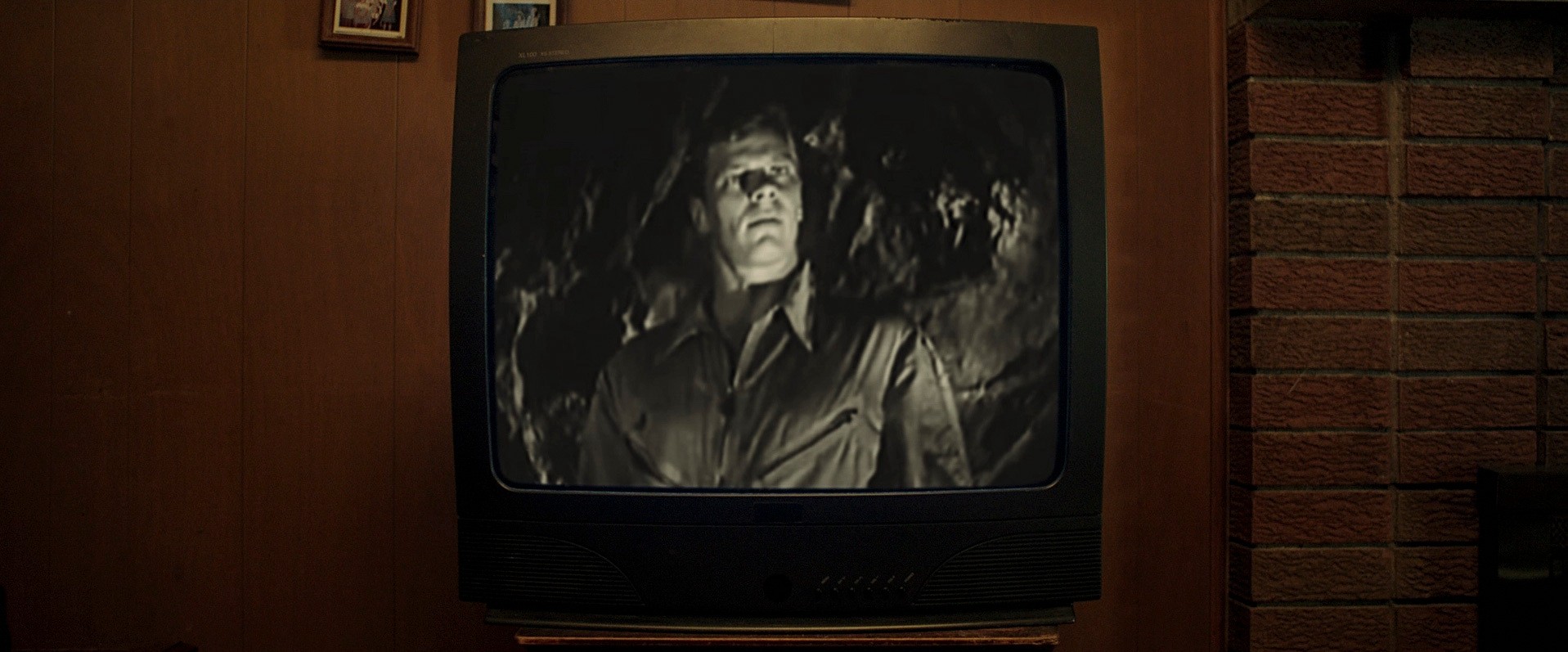 It Follows (2014) —  shot,  lighting