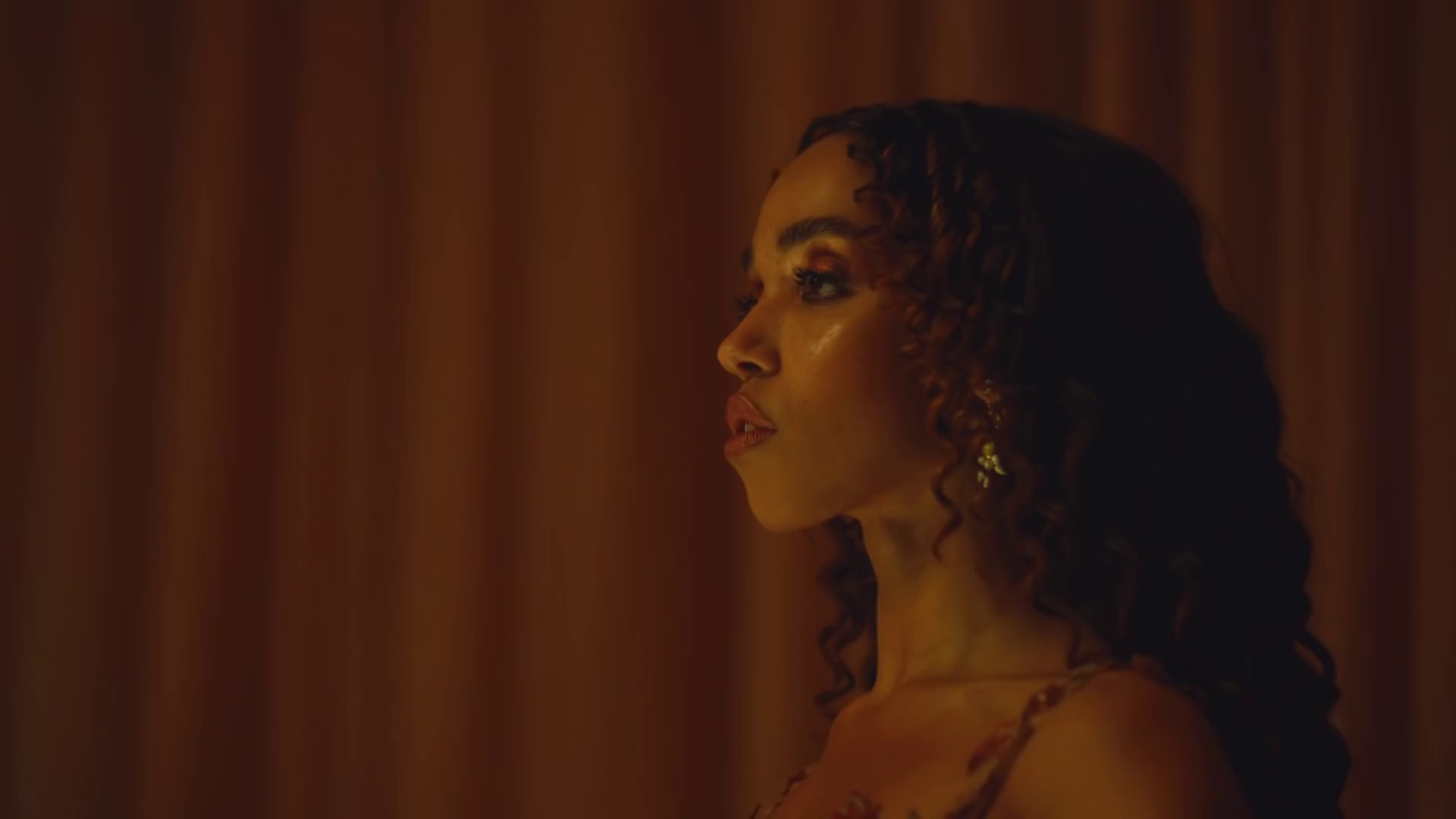 cellophane (2019) —  shot,  lighting