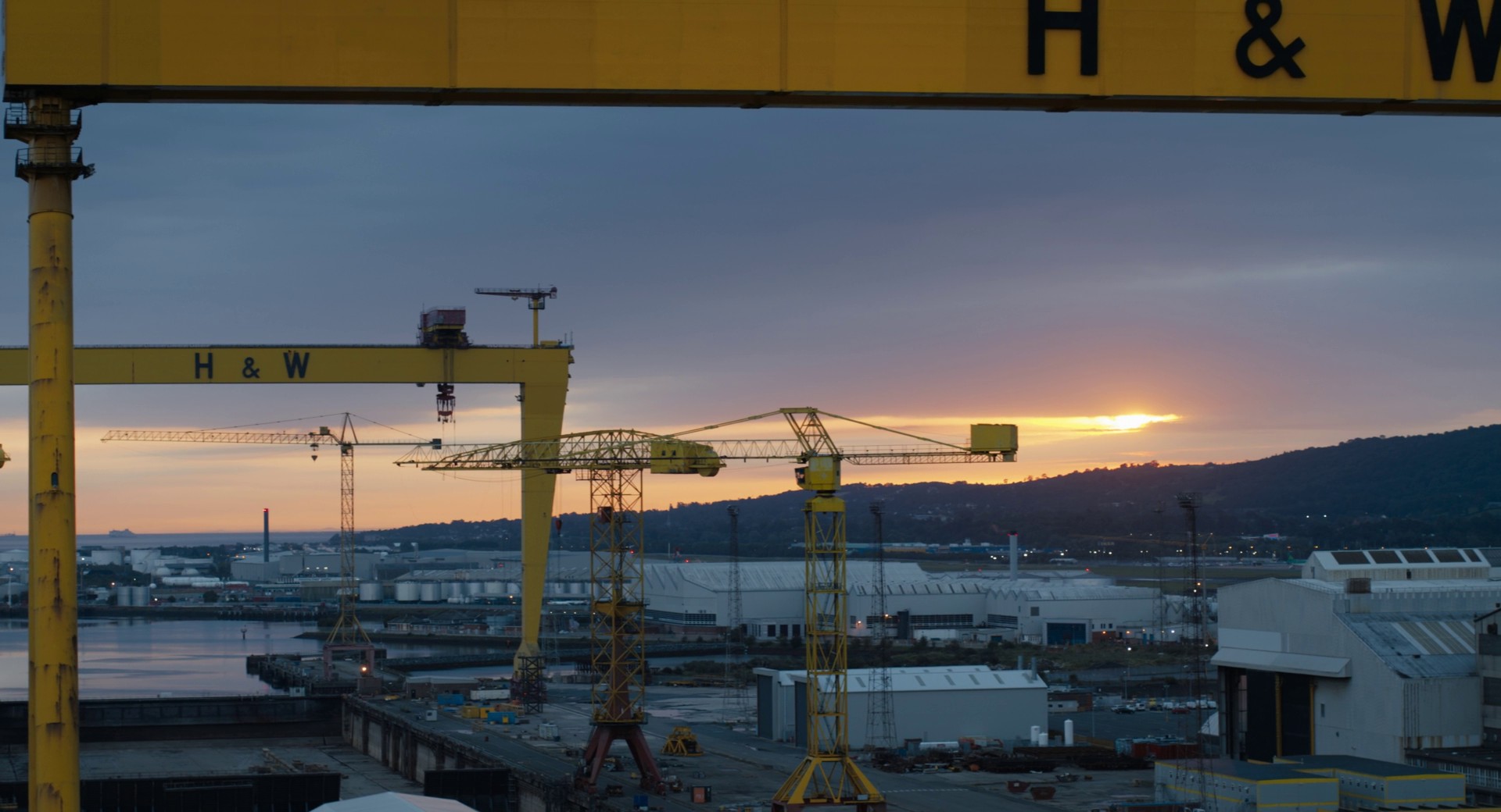 Belfast (2021) —  shot,  lighting