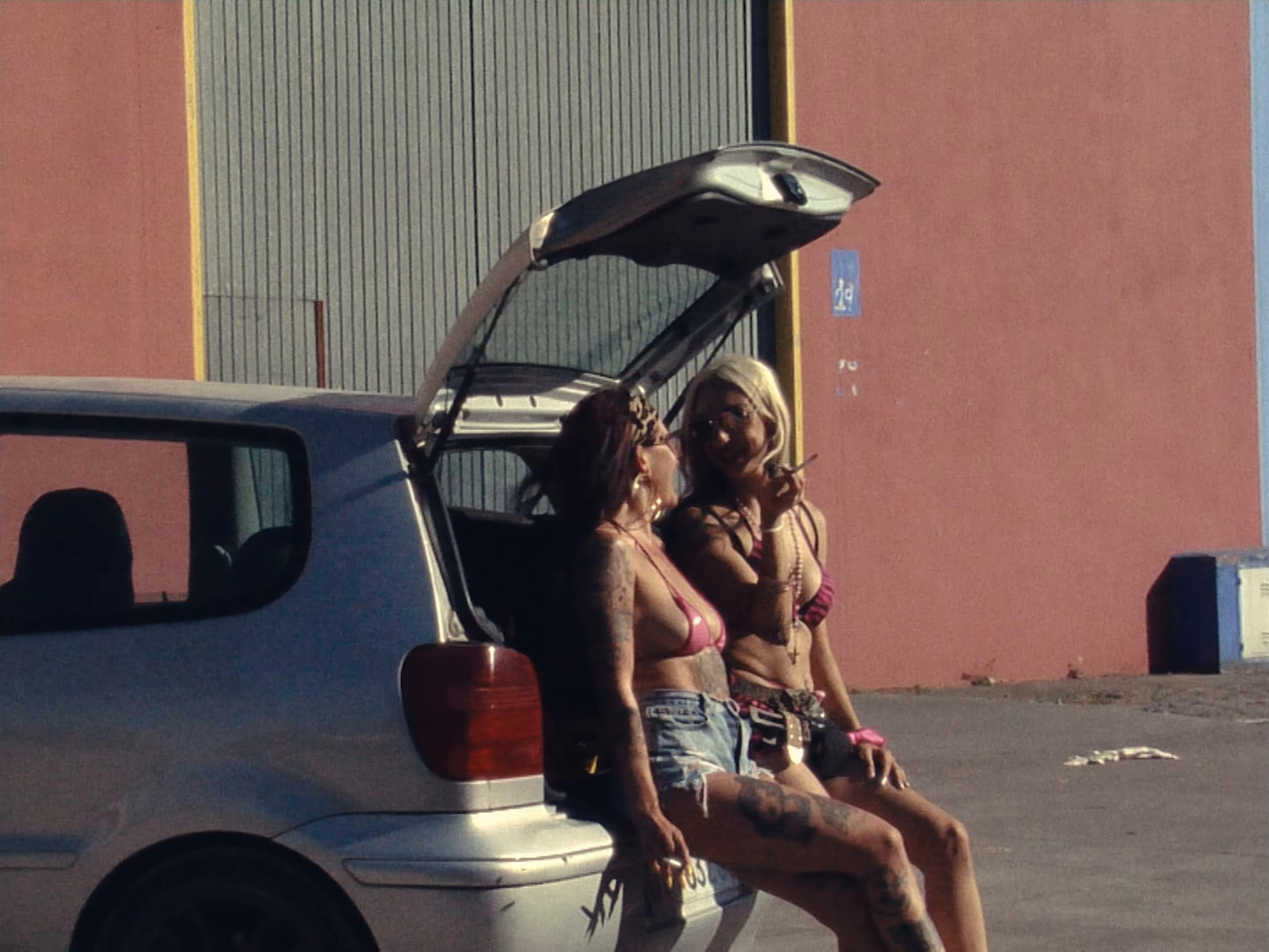 adicto a tus besos (2025) —  shot,  lighting