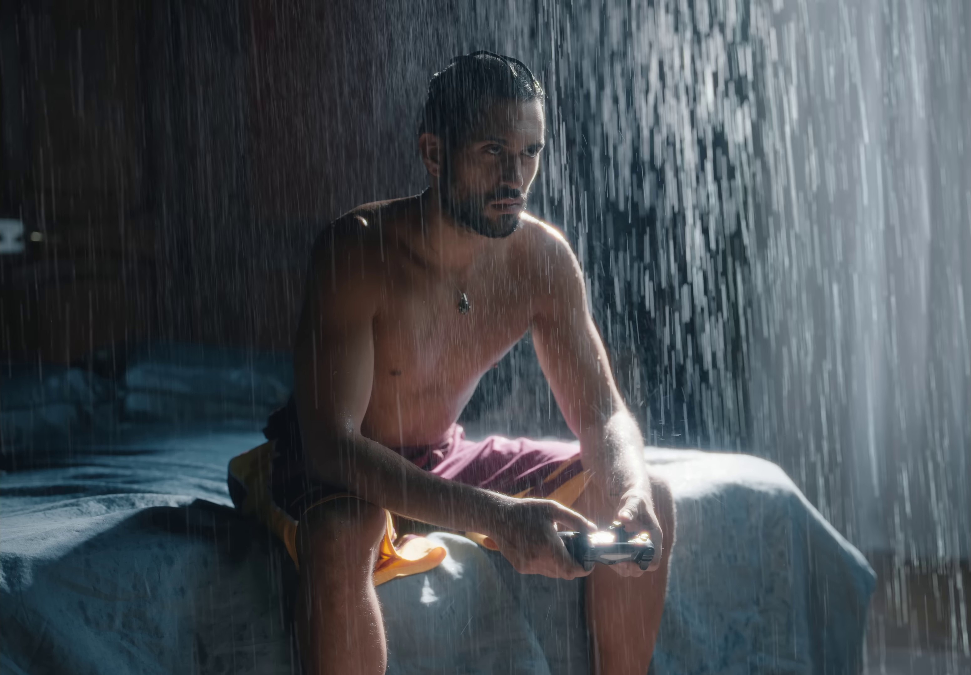 Cocktail d'Amore (2023) —  shot,  lighting