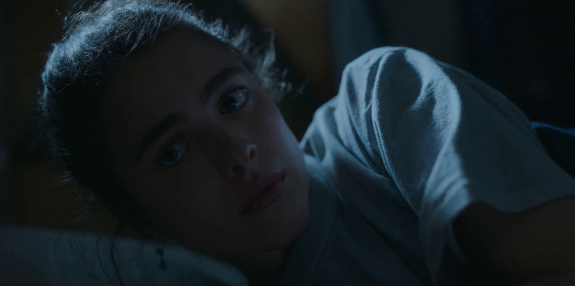 Dollar Store (2021) —  shot,  lighting