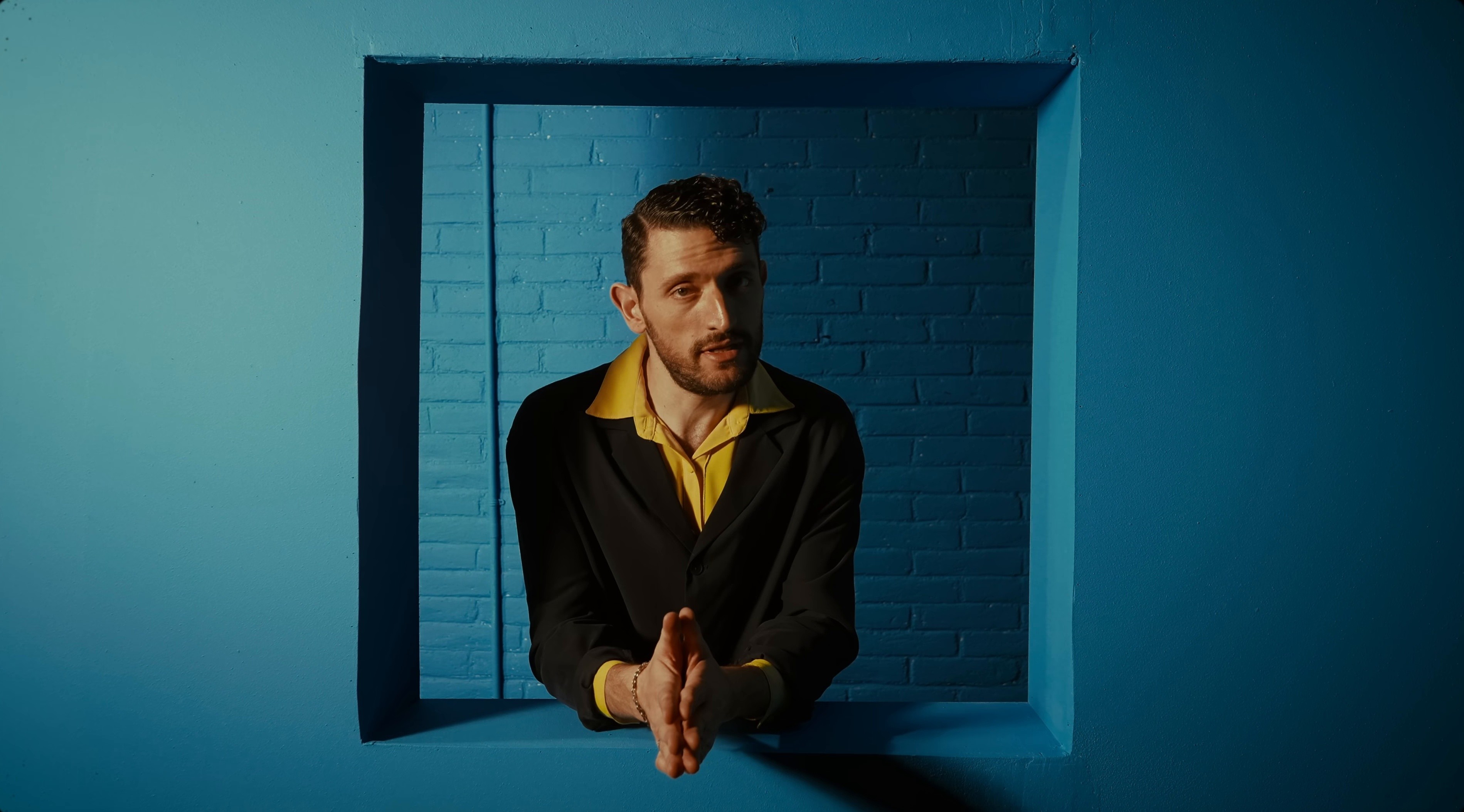 Tú Escríbeme (2025) —  shot,  lighting