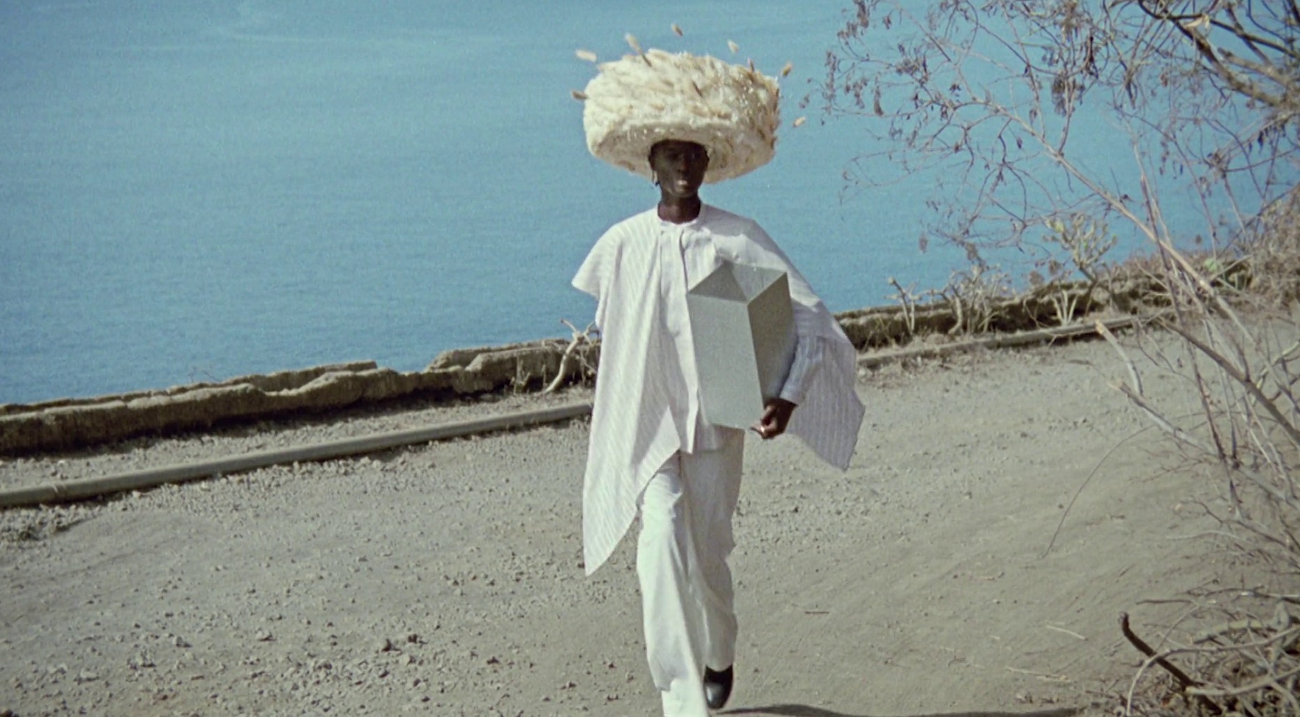 Benjamin Benmoyal SS22 (2021) —  shot,  lighting