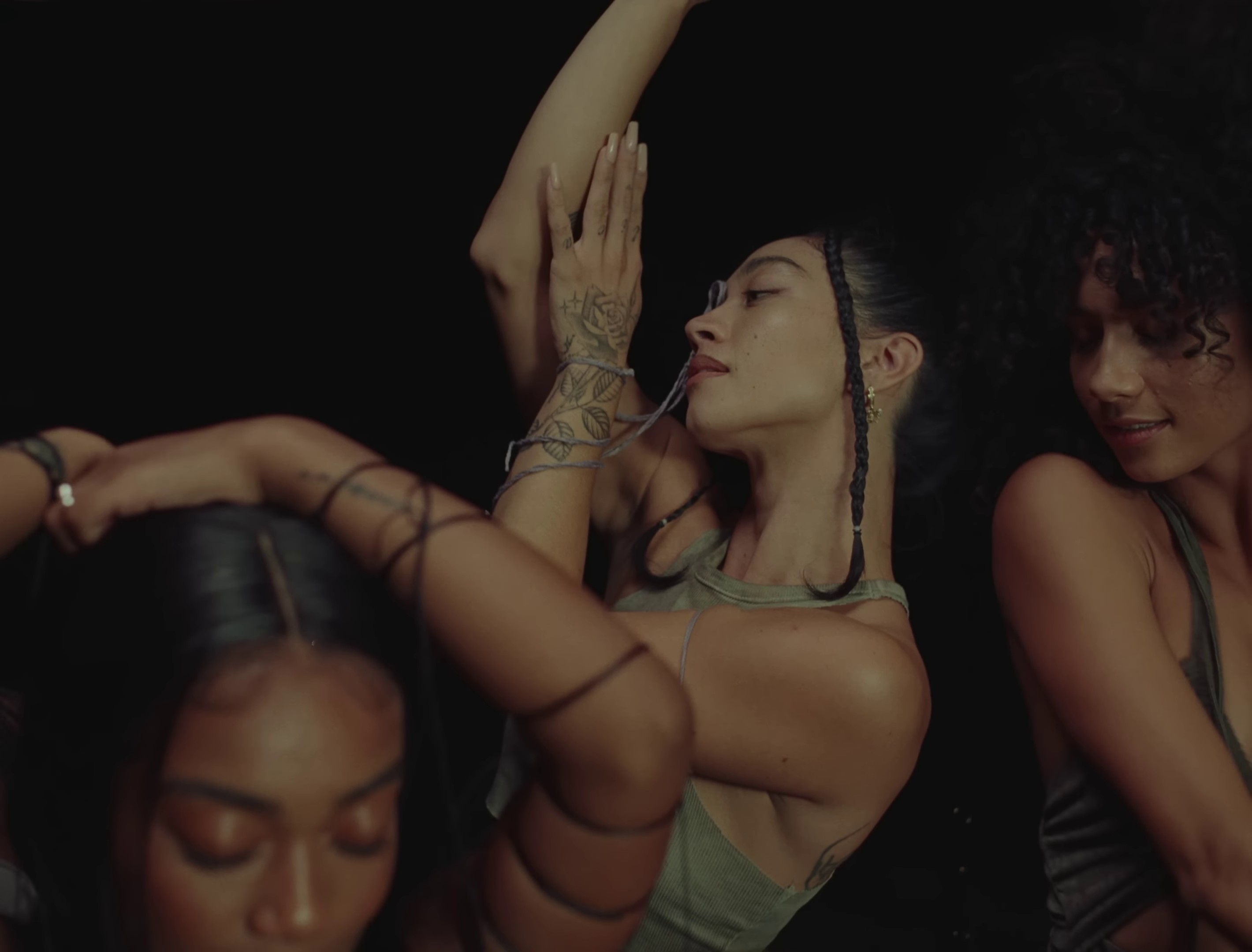 Say im ur luv (2022) —  shot,  lighting