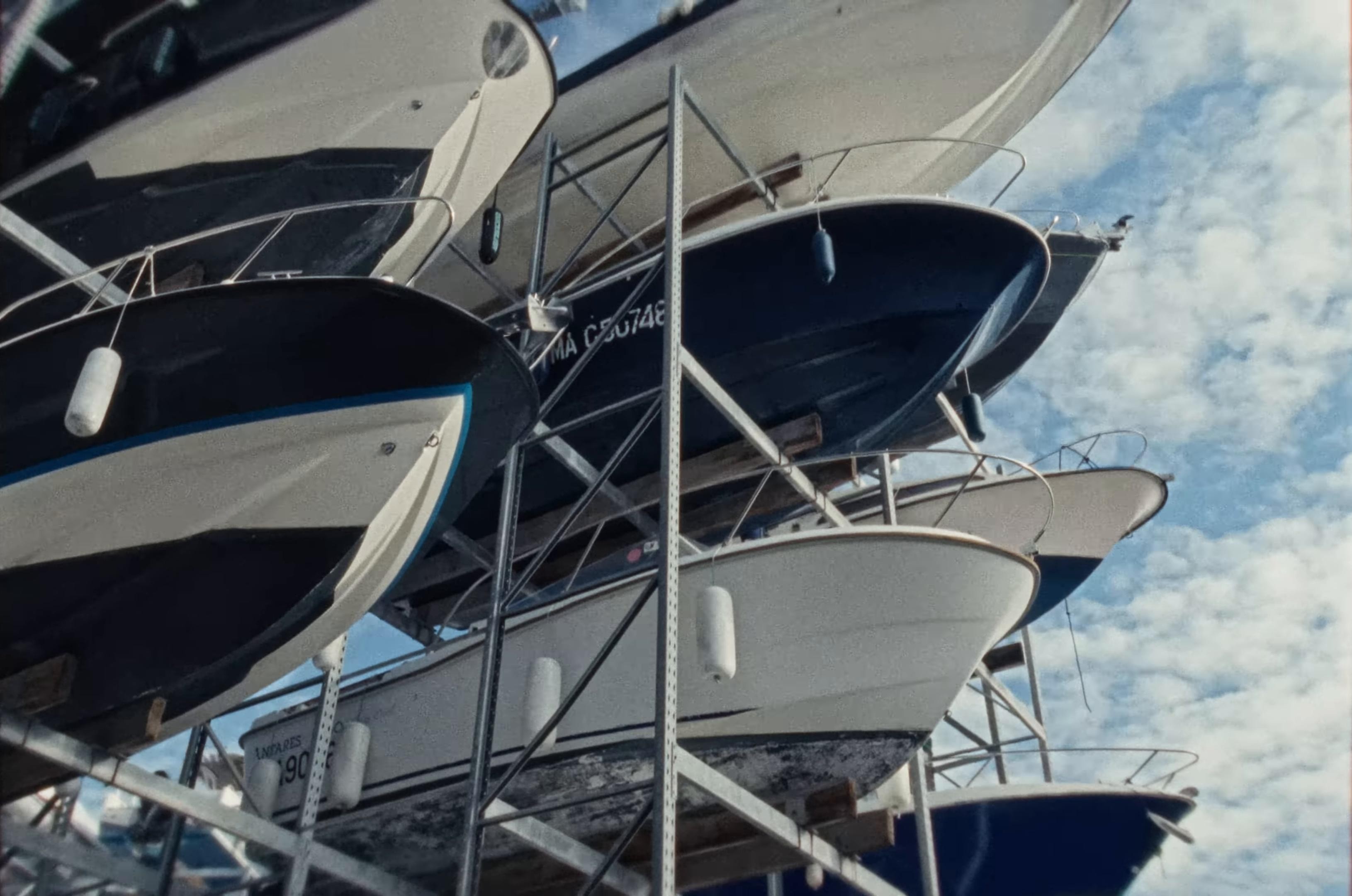 Aux Deux Fêlés (2025) —  shot,  lighting