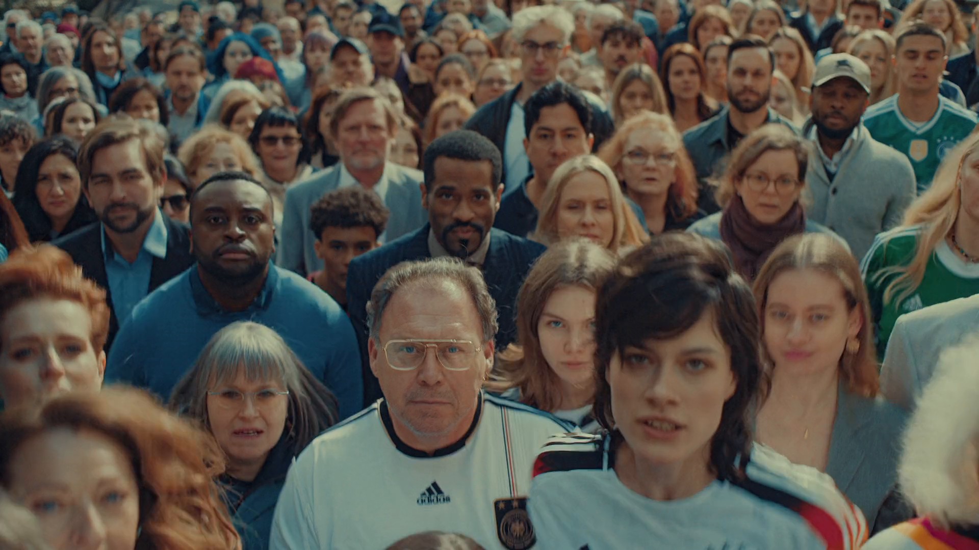 Telekom - No fiber, no football (2024) —  shot,  lighting
