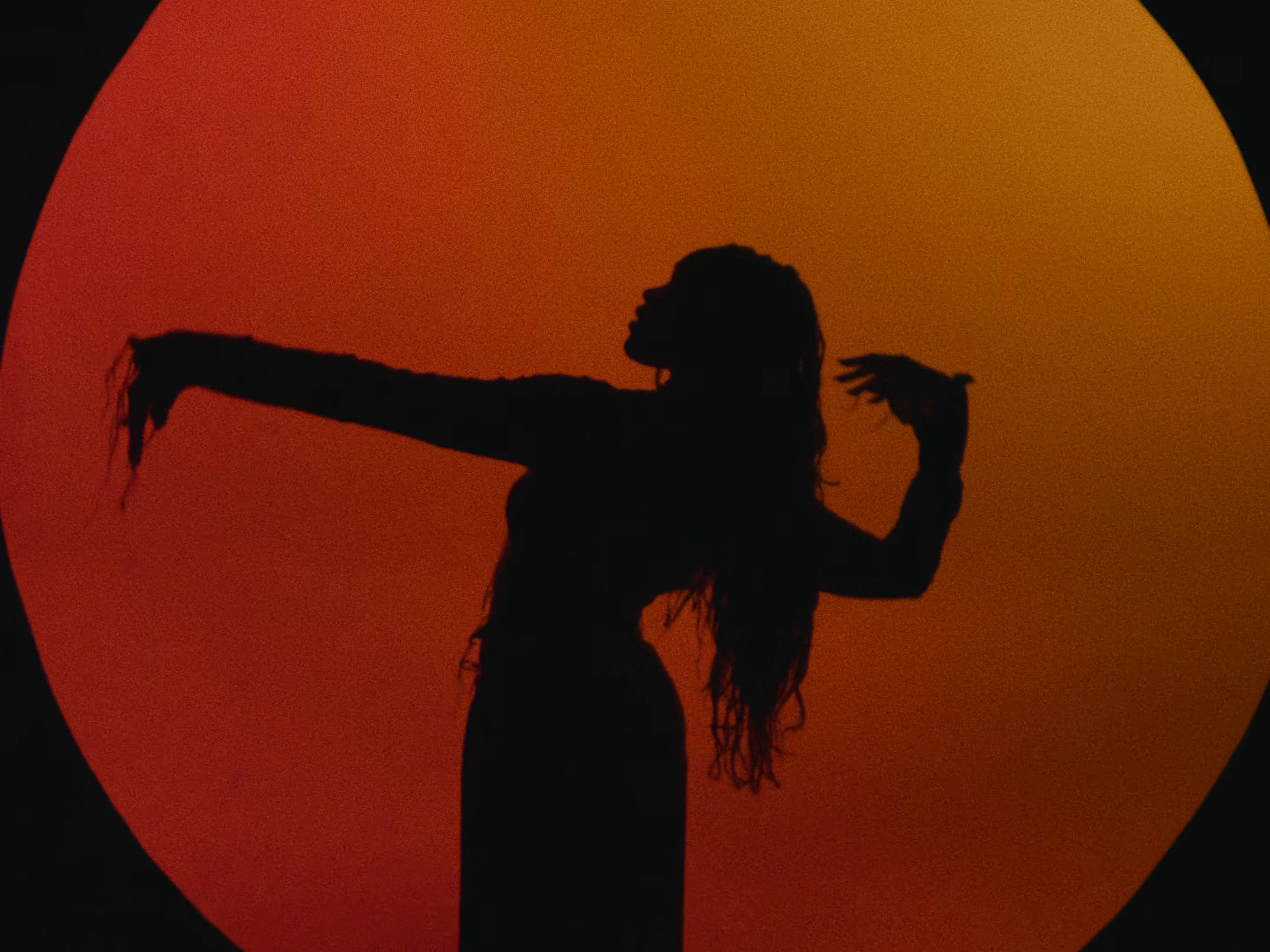 Beggin' (2024) —  shot,  lighting