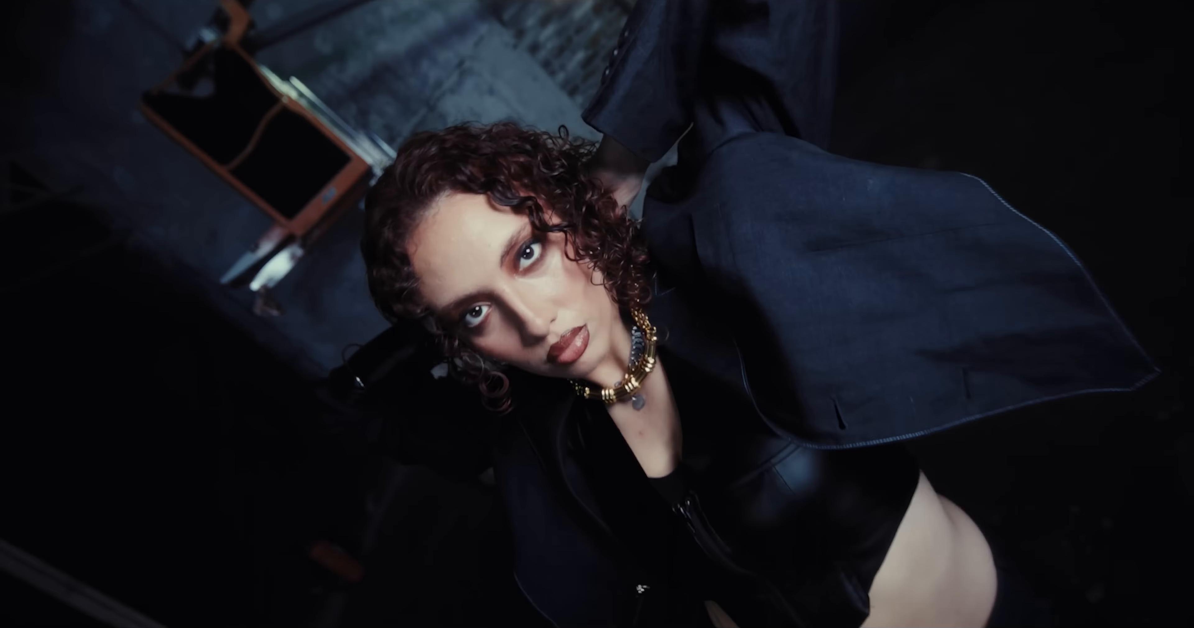 CARRÉ (2025) —  shot,  lighting