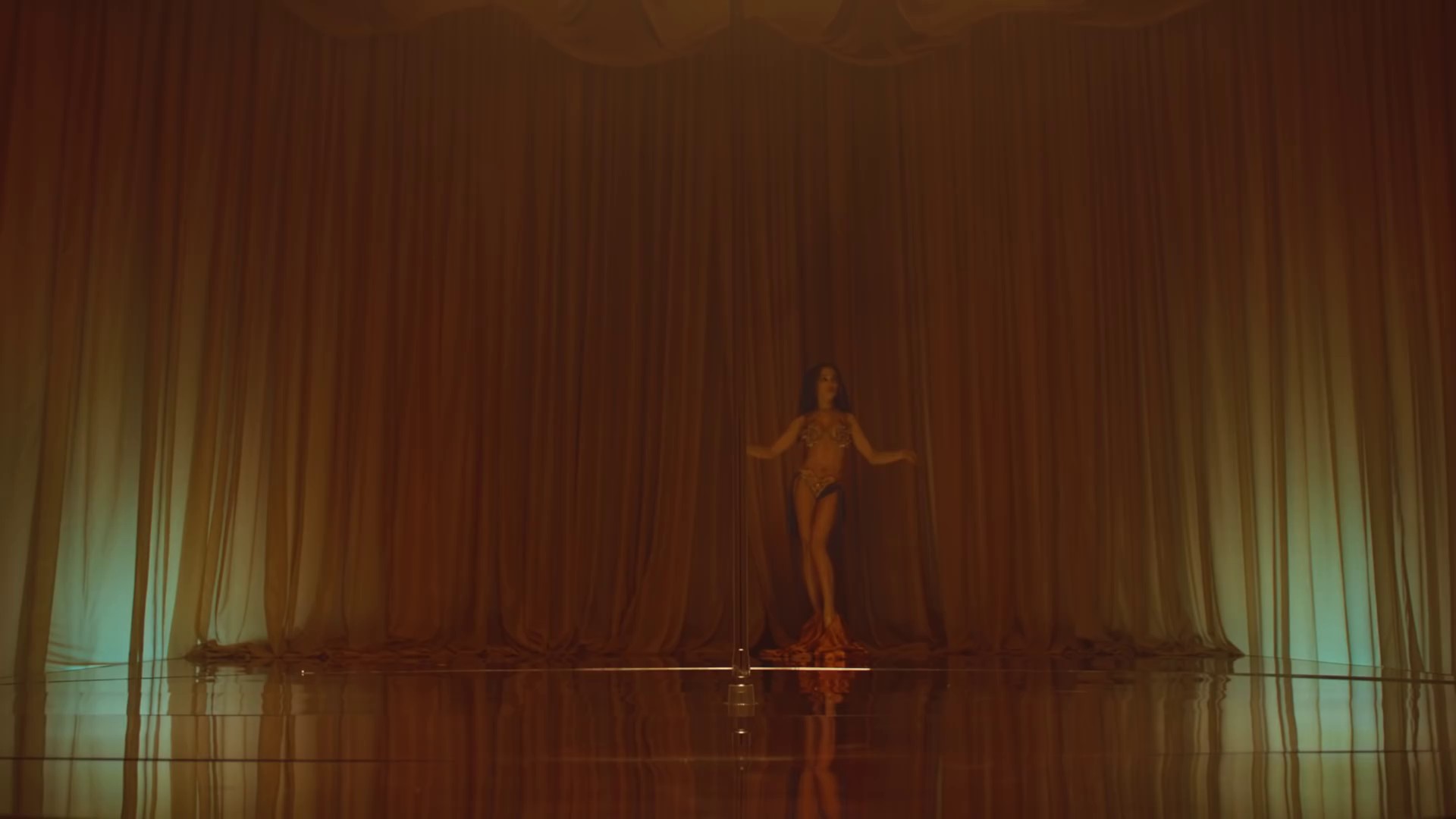 cellophane (2019) —  shot,  lighting