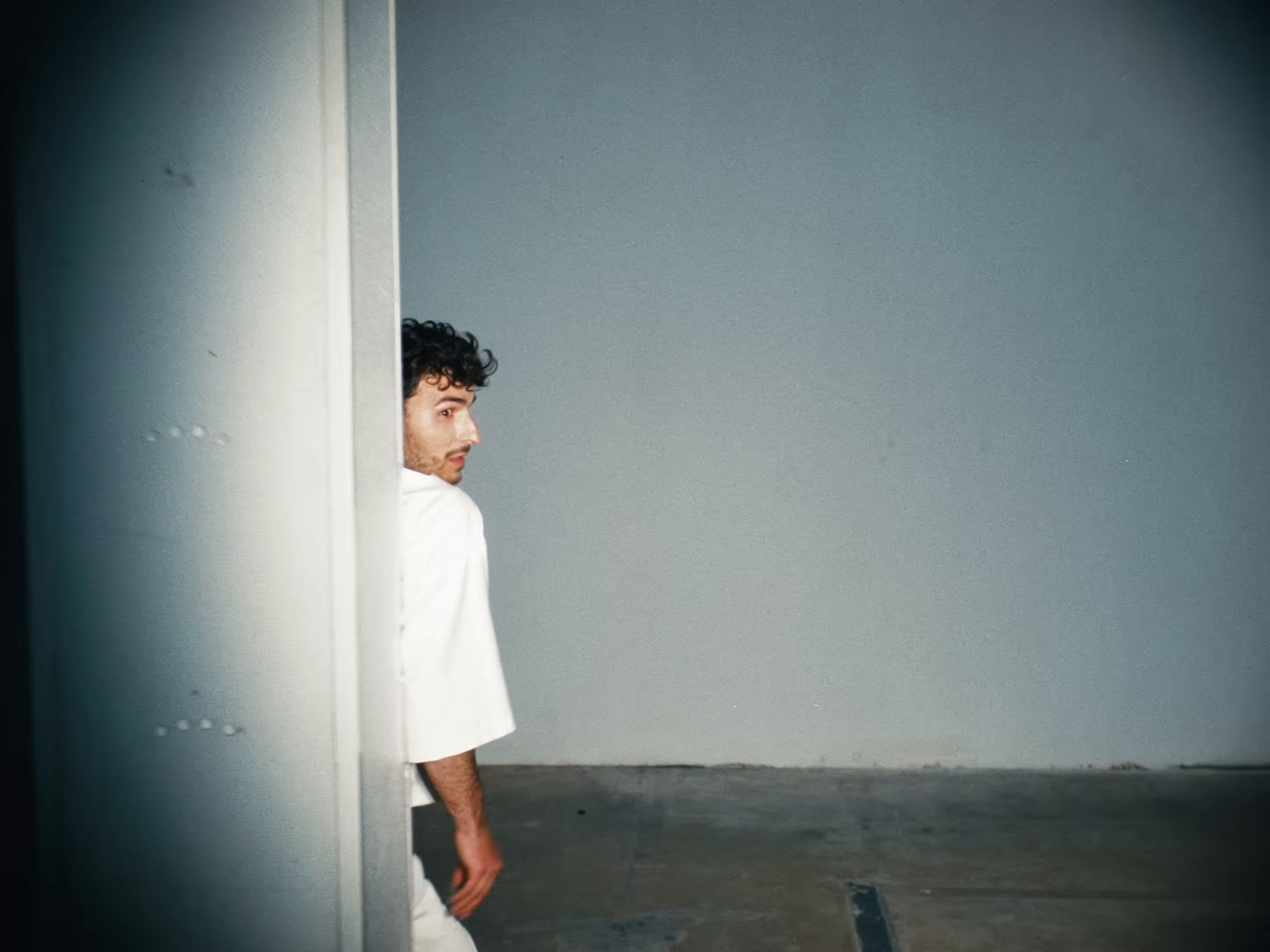 Par-delà (2025) —  shot,  lighting