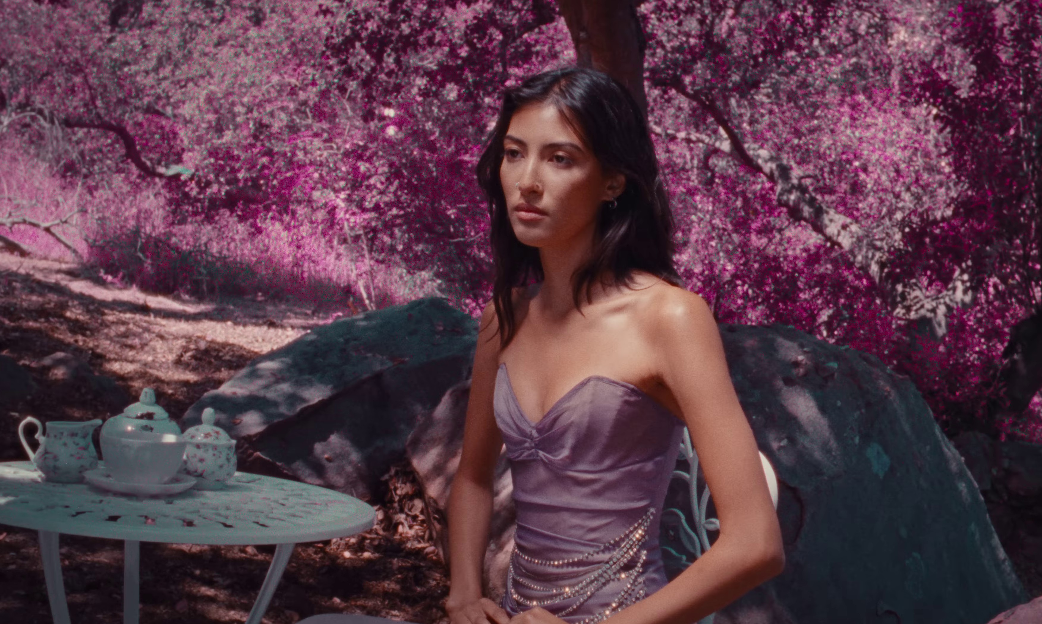 Pretty girls (2023) —  shot,  lighting