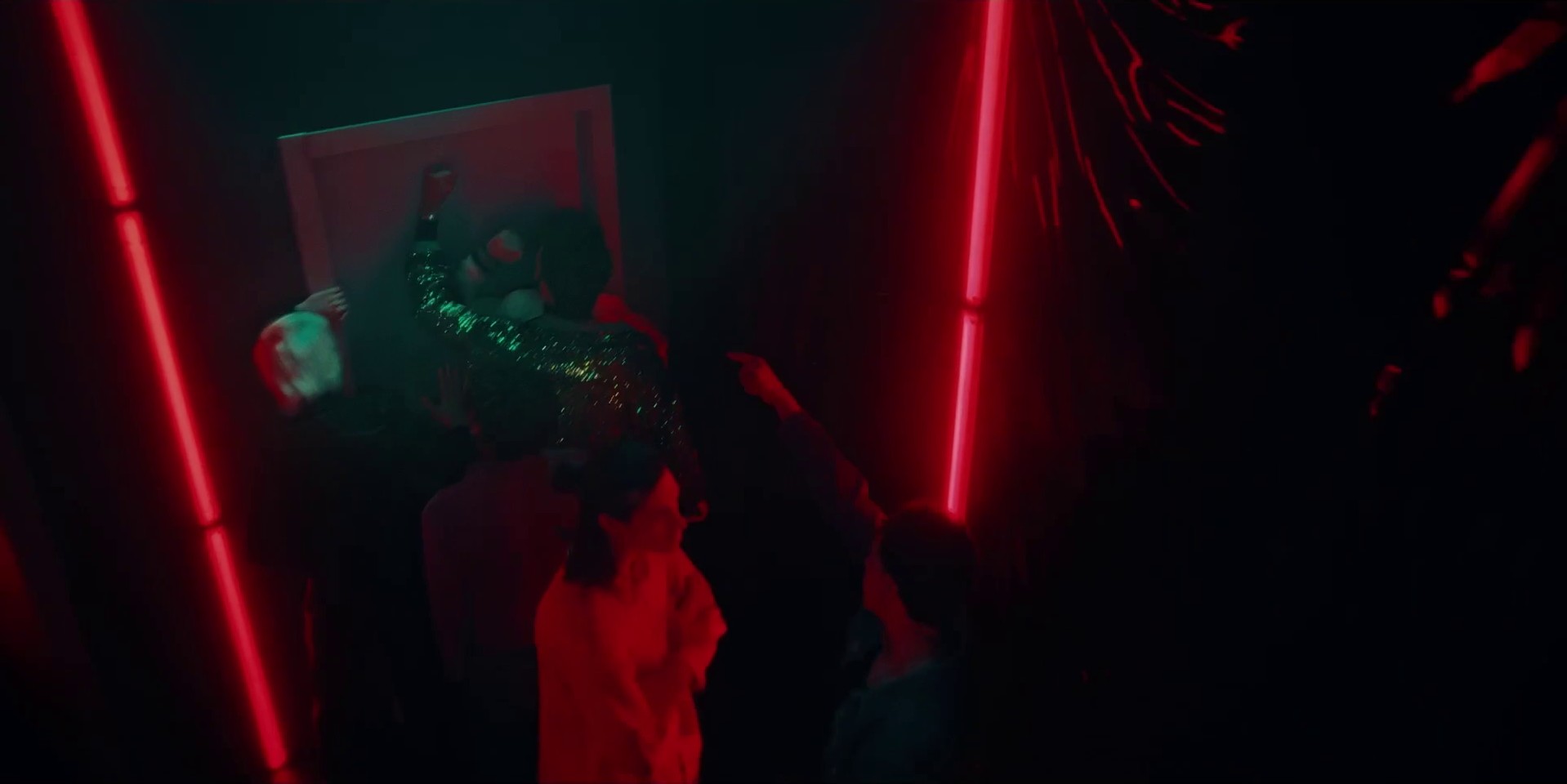 Spotify - Ascolta responsabilmente (Sanremo 2024) (2024) —  shot,  lighting