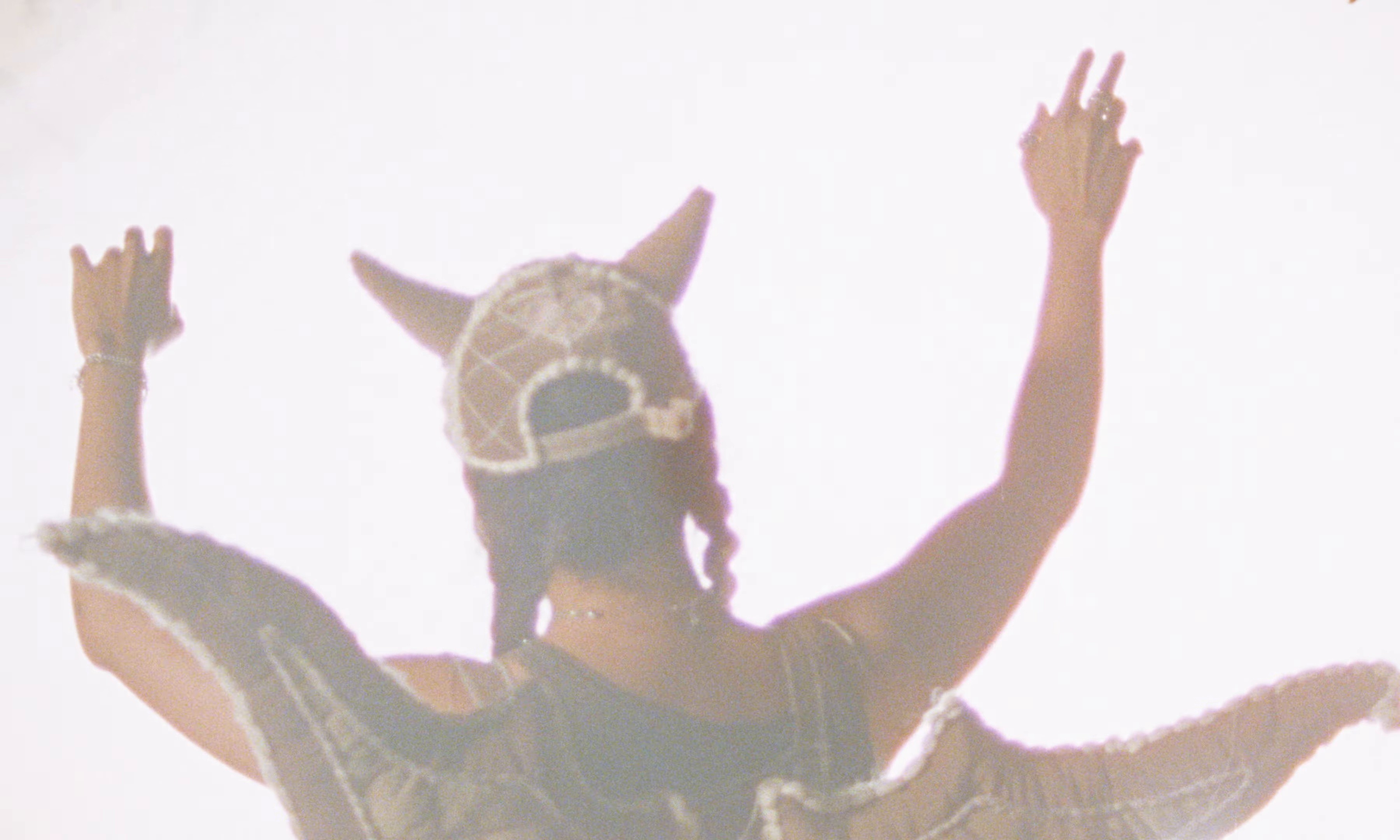 Disiniblud (2025) —  shot,  lighting