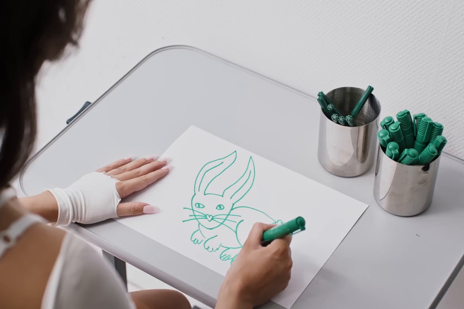 Le lapin blanc (2025) —  shot,  lighting