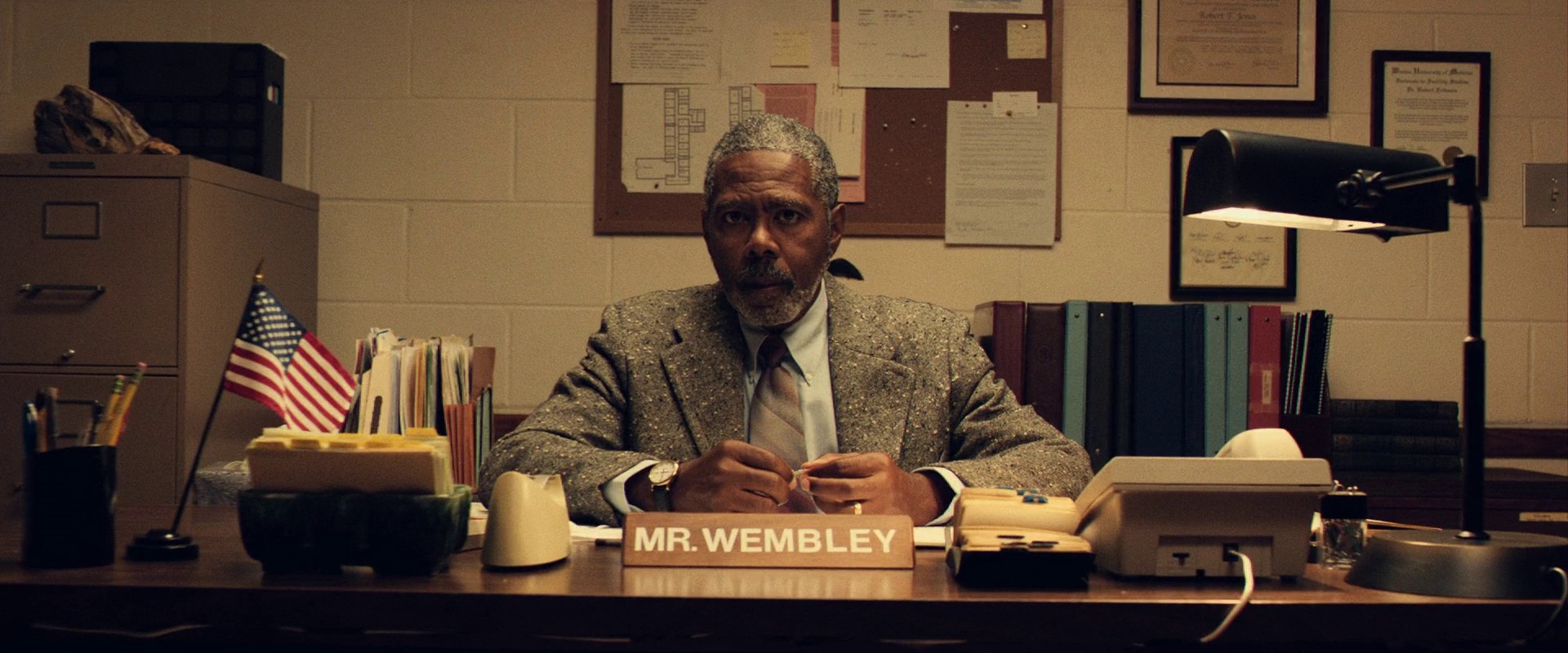 Hot Summer Nights (2017) —  shot,  lighting