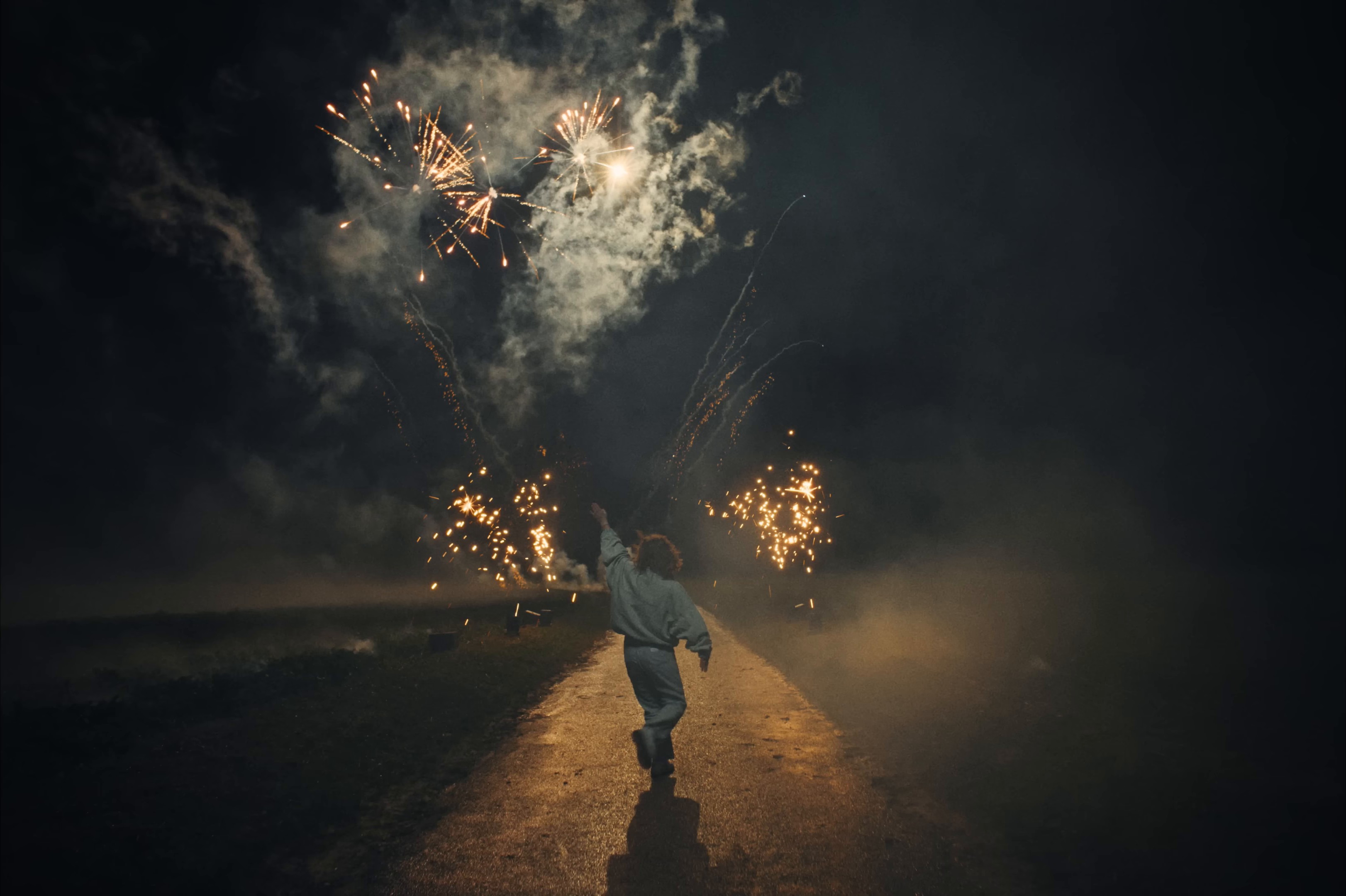 Multicolore (2024) —  shot,  lighting