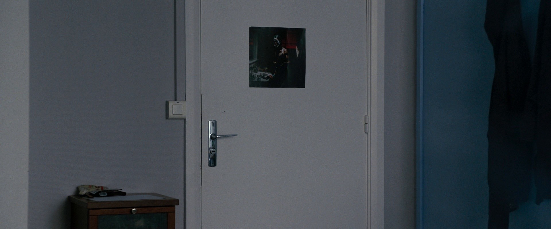 Six pieds sur Terre (2024) —  shot,  lighting