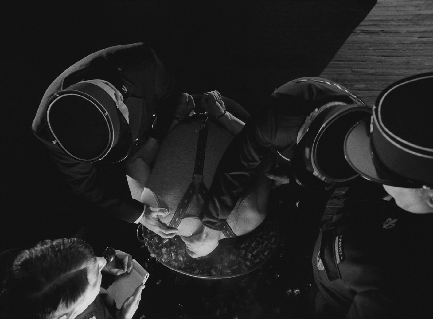 The French Dispatch (2021) —  shot,  lighting