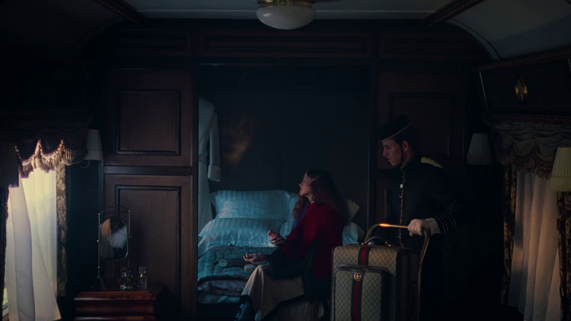 GUCCI GIFT 2023 (2023) —  shot,  lighting