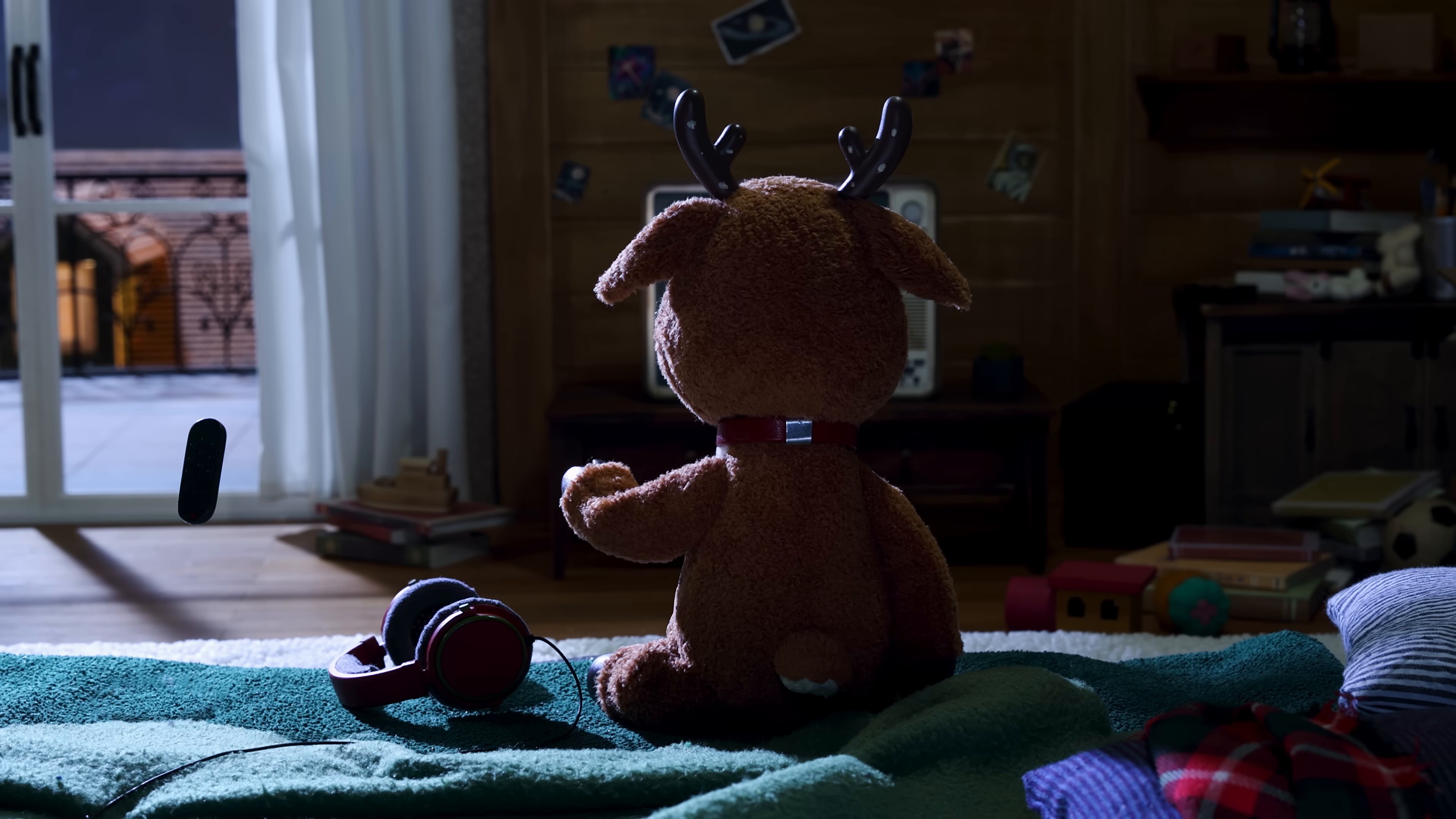 Lovin' the Christmas (2025) —  shot,  lighting