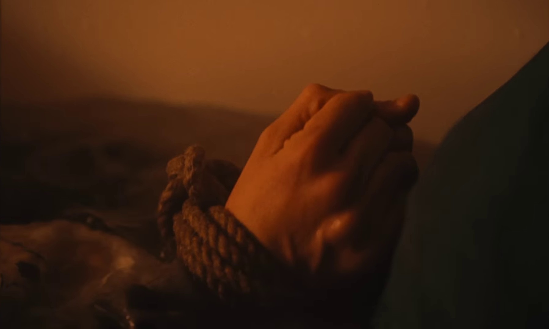 RUGGINE (2024) —  shot,  lighting