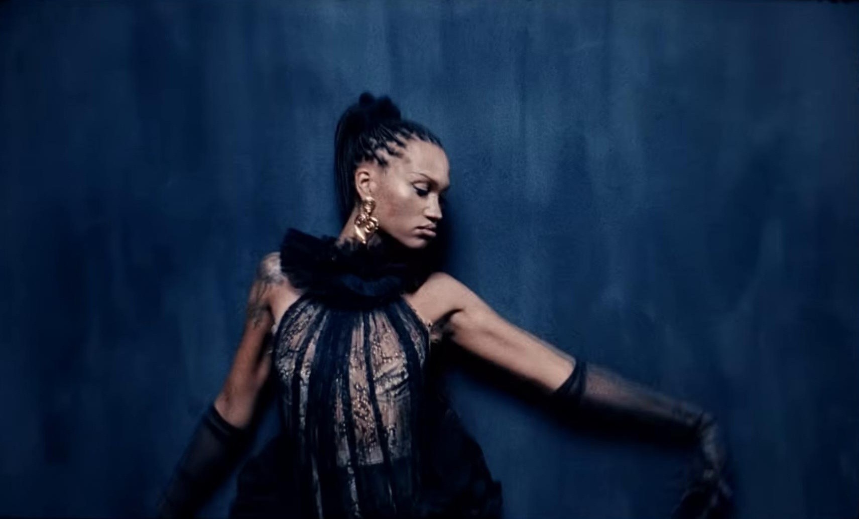 Ah Ya (2026) —  shot,  lighting