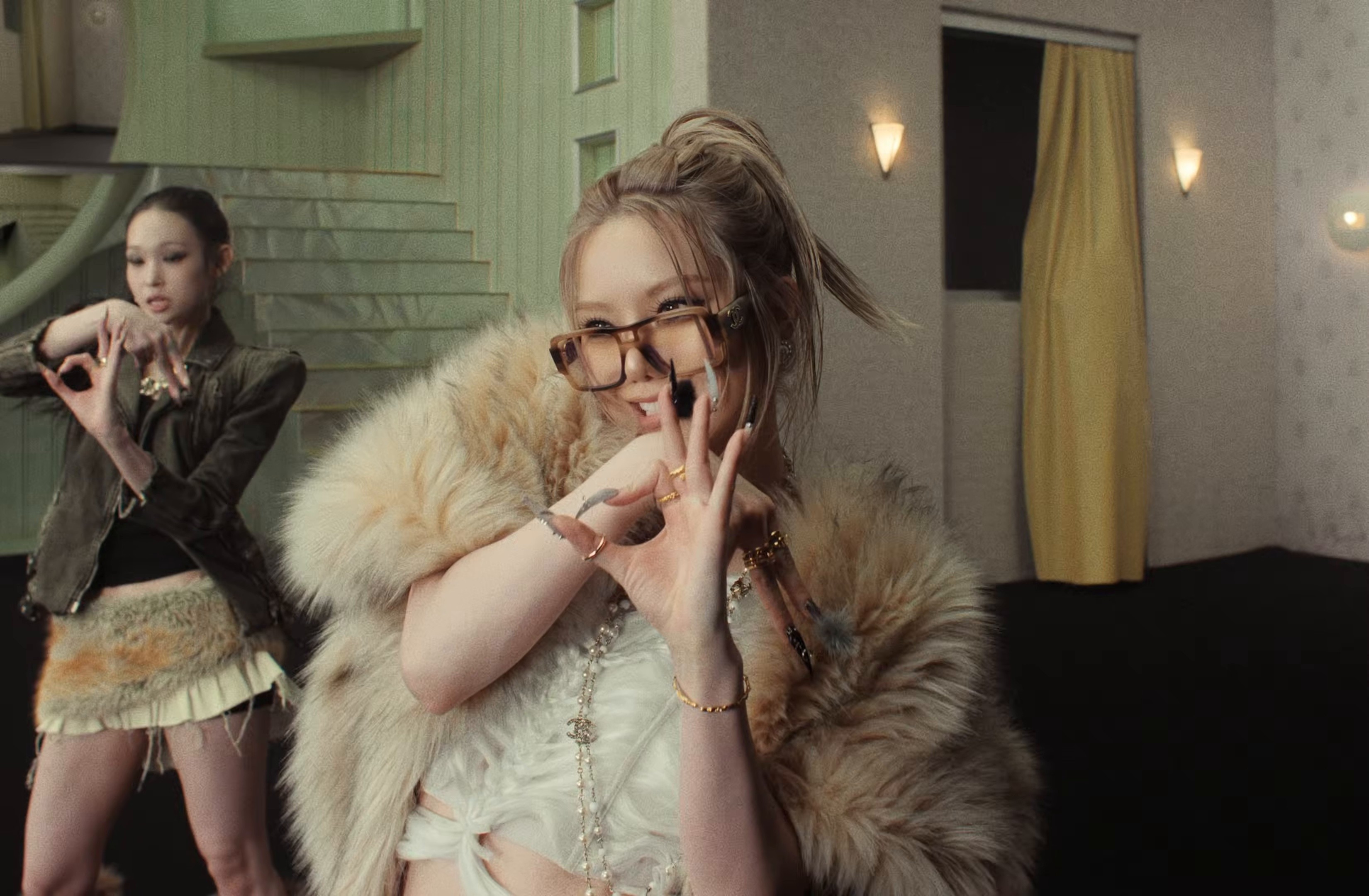 LOOK AT ME (2025) —  shot,  lighting