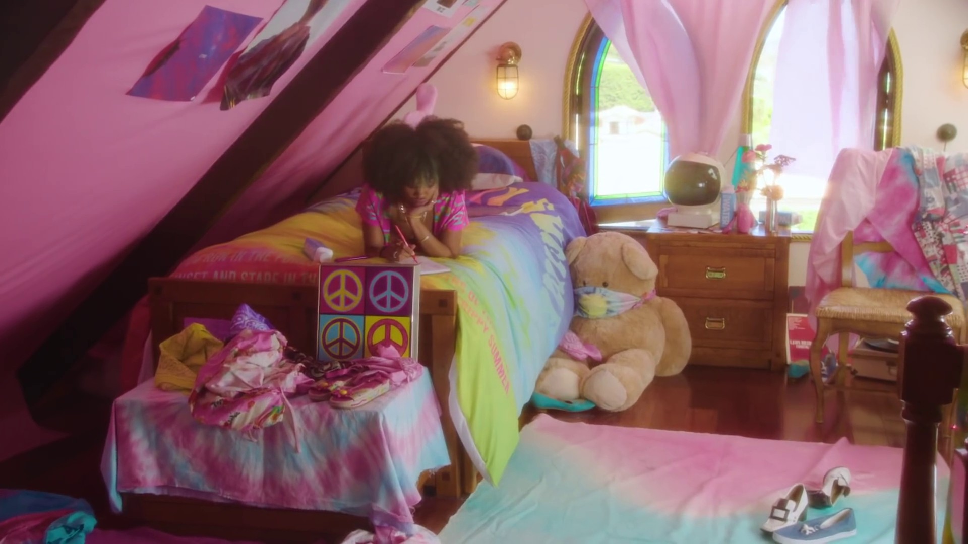 Cabin Fever (2020) —  shot,  lighting