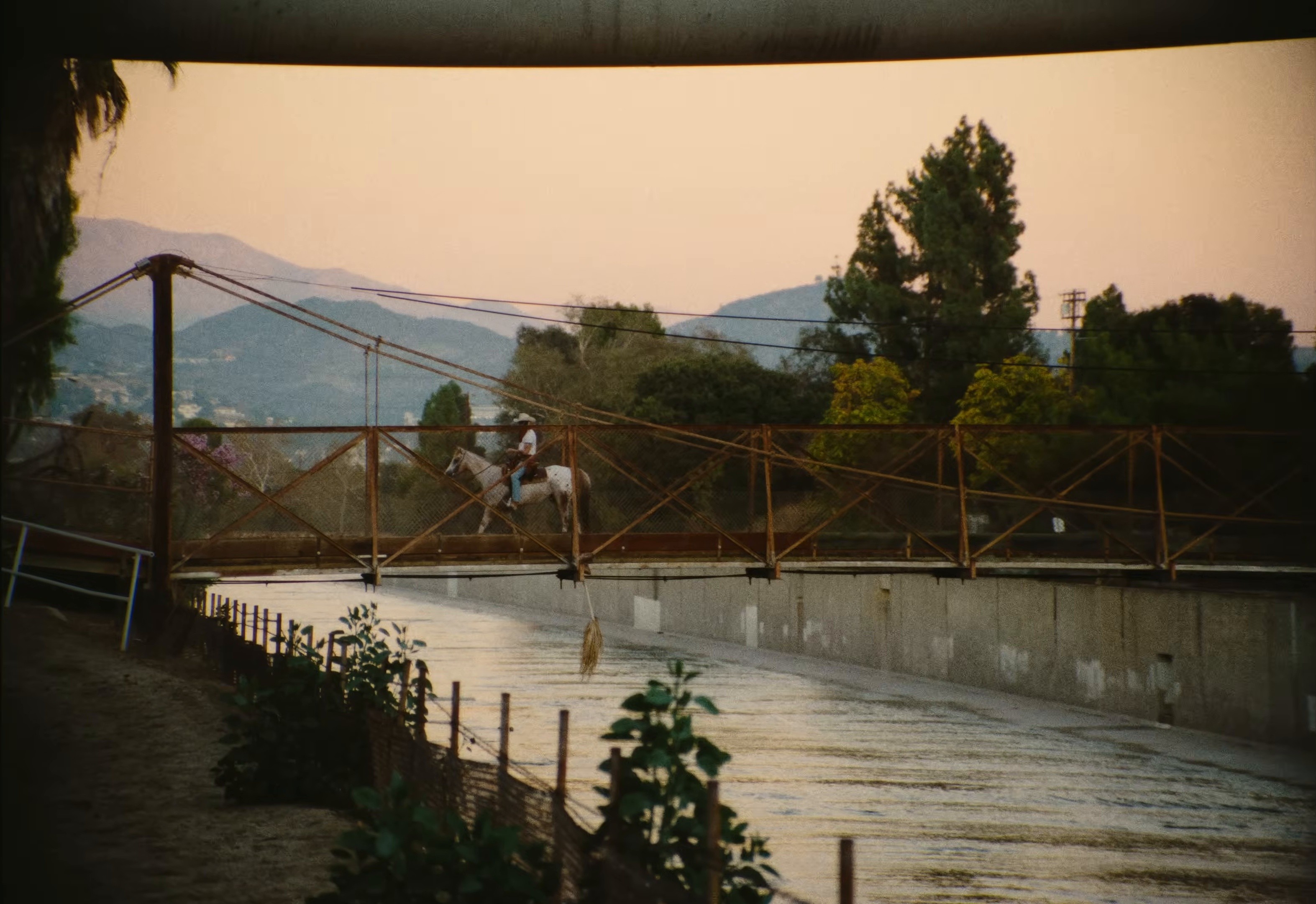 Appaloosa (2025) —  shot,  lighting