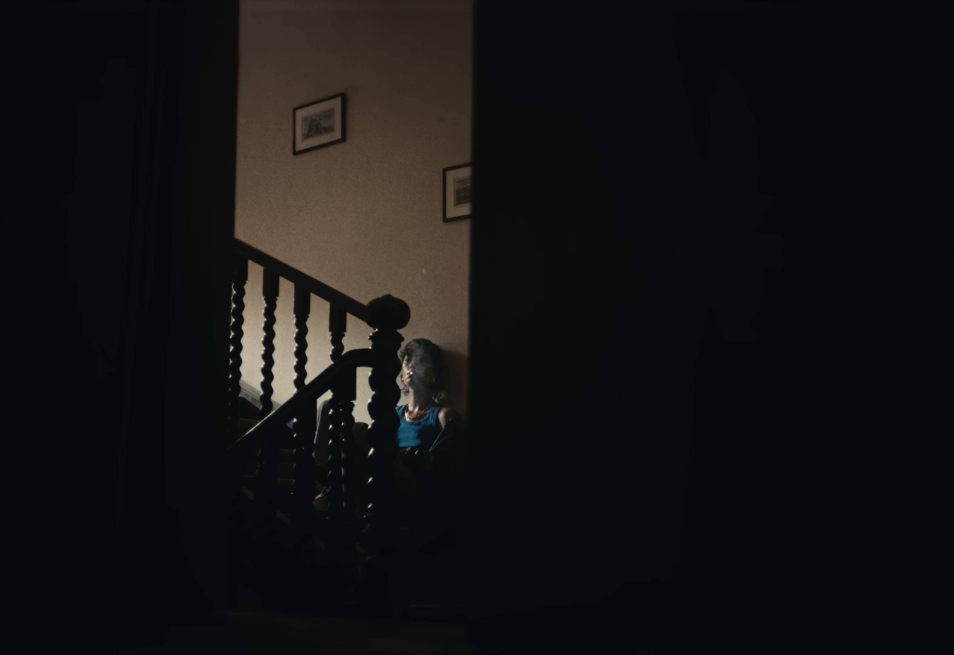 Impose  (2025) —  shot,  lighting