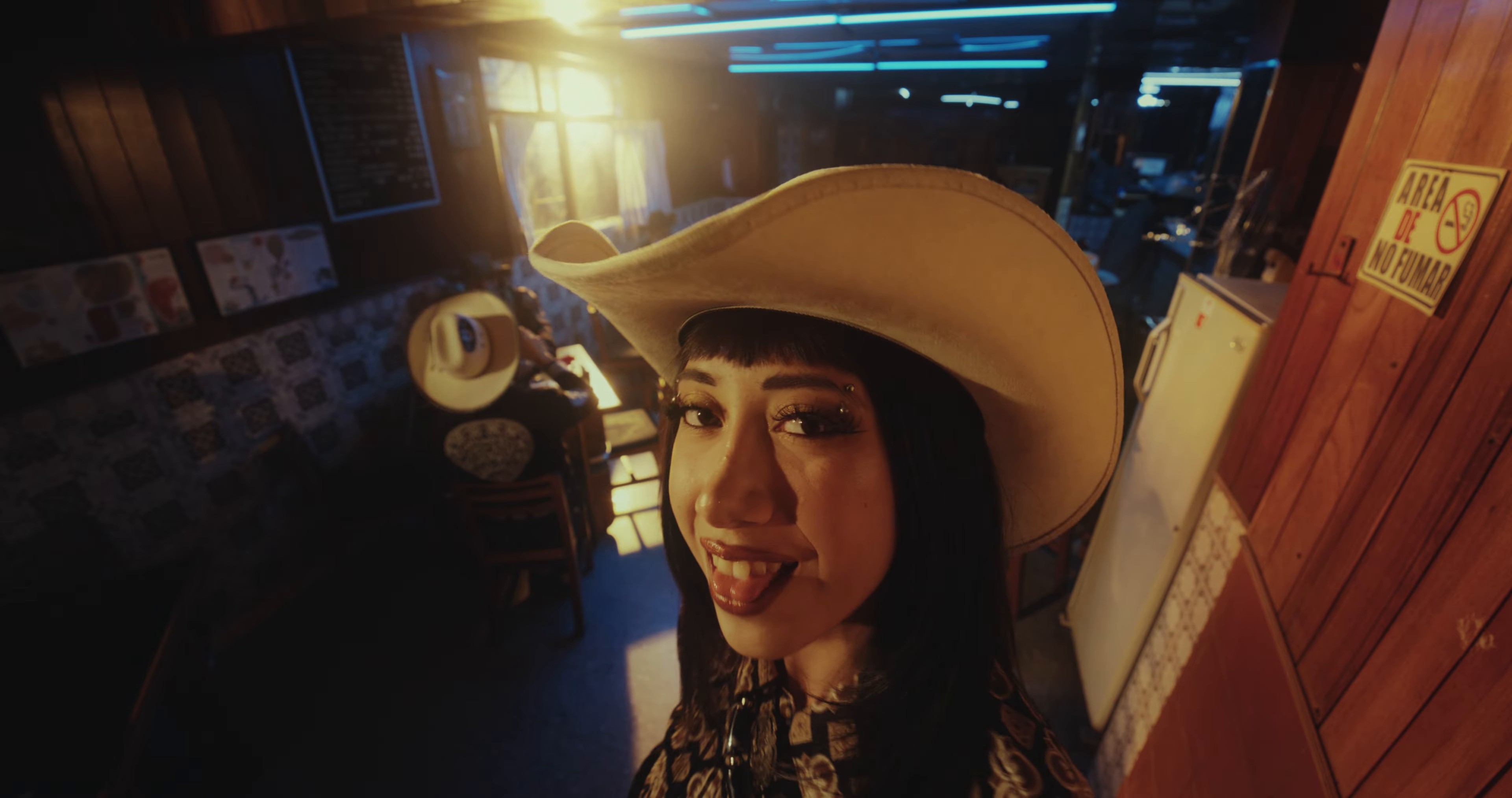 VAQUERITAS (2025) —  shot,  lighting