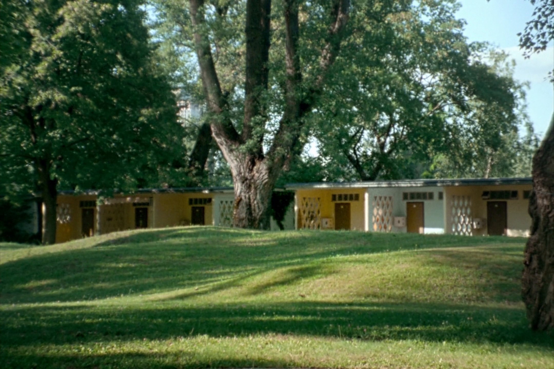 Gänsehäufel | Soda Lingerie SS24 (2024) —  shot,  lighting