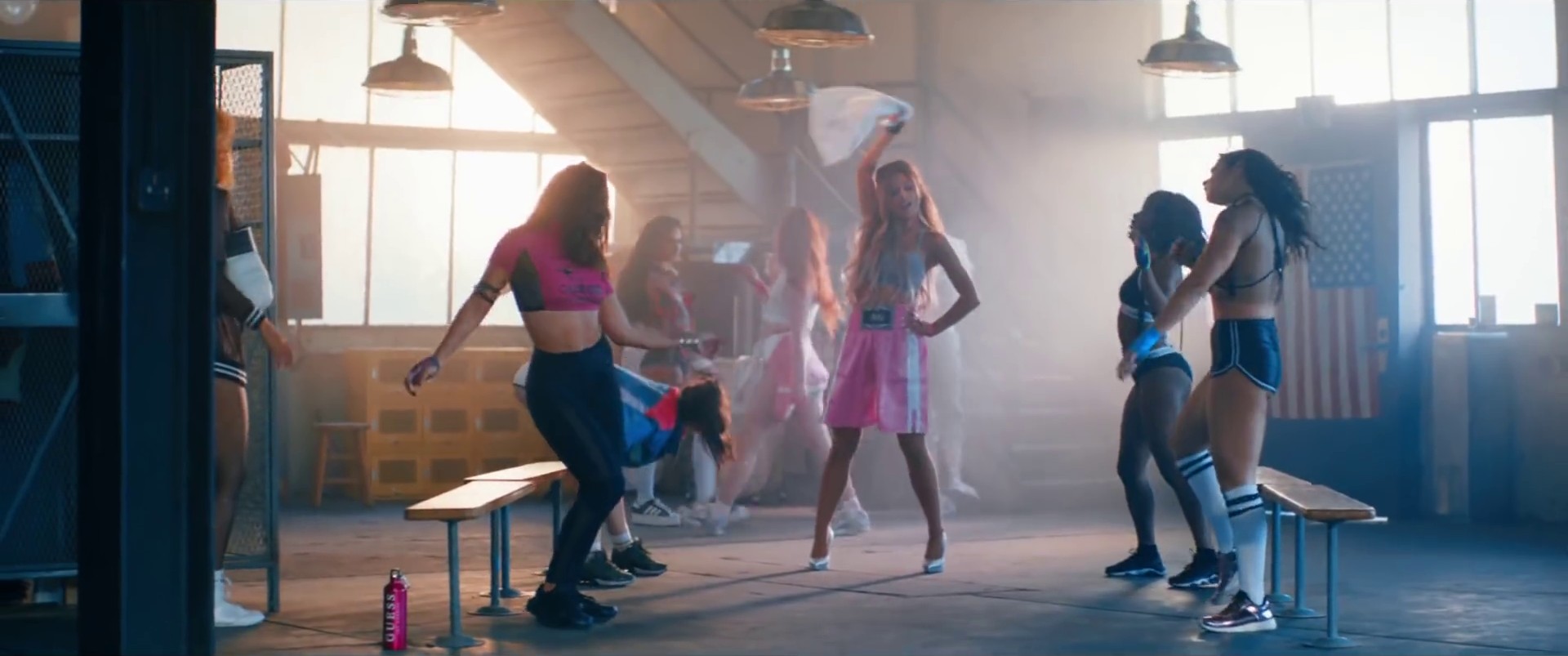 Side to Side (2016) —  shot,  lighting