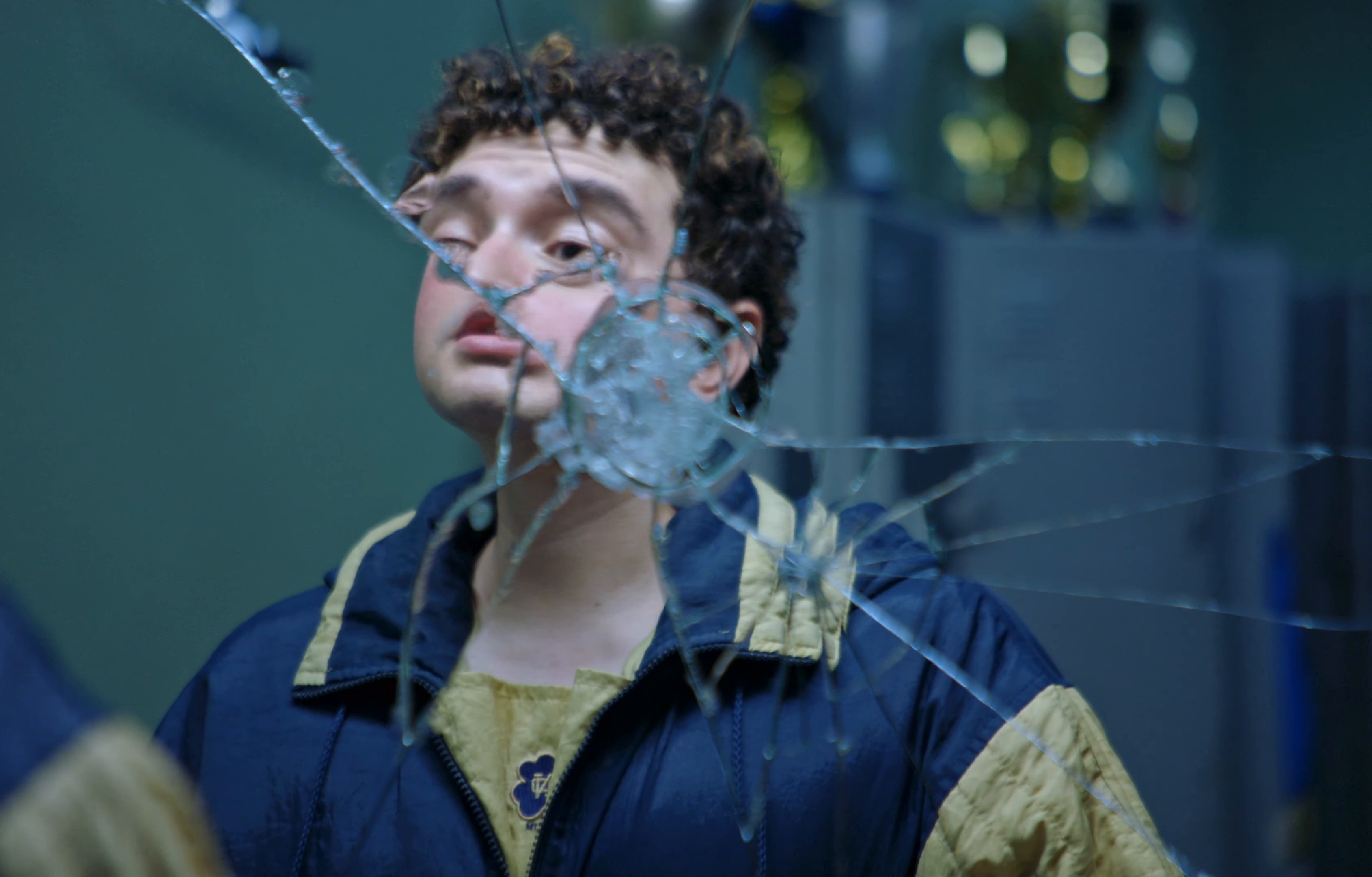 TODO HOMEM FAZ  (2025) —  shot,  lighting