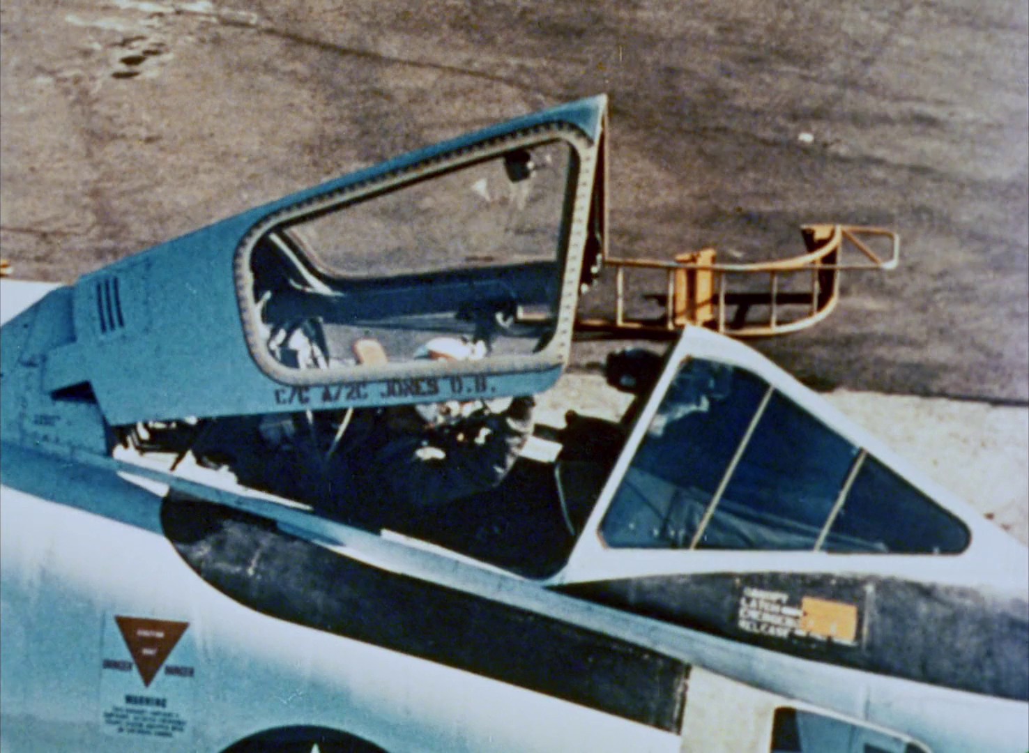 Santa Claus Conquers the Martians (1964) —  shot,  lighting