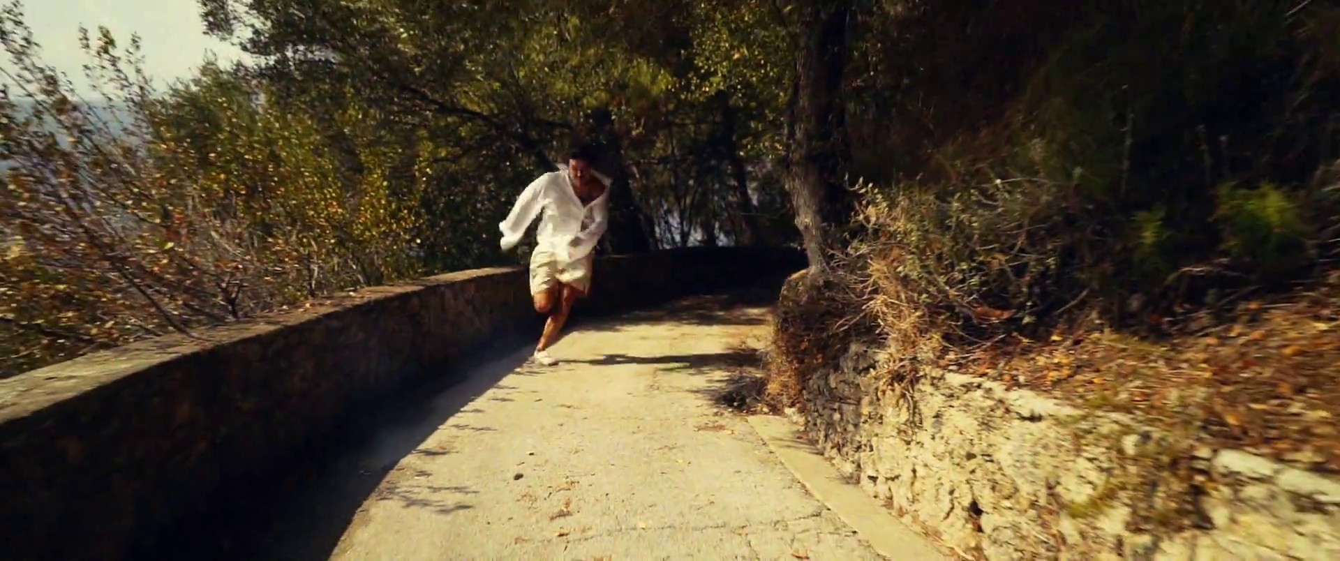 Golden (2020) —  shot,  lighting