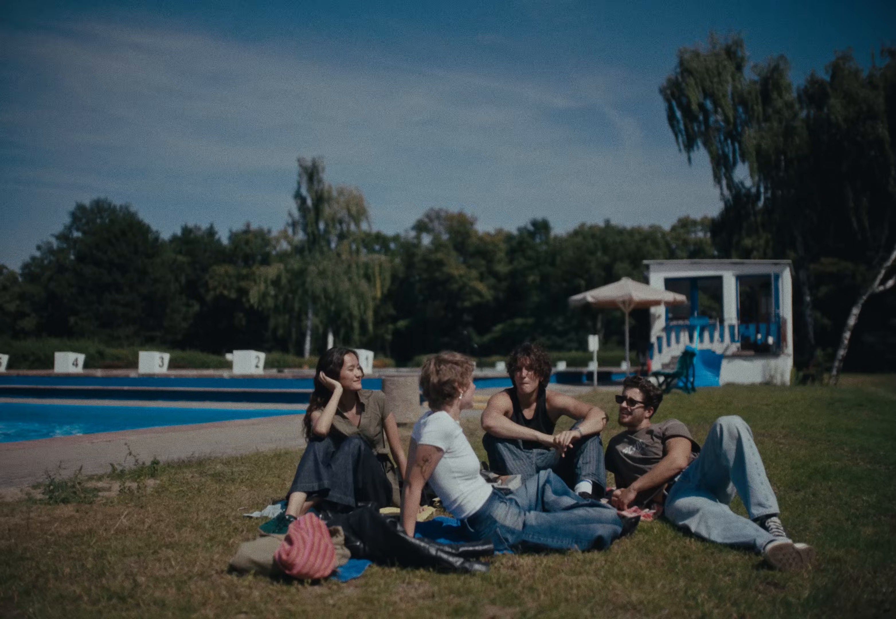 Bin nicht verantwortlich für dich (2025) —  shot,  lighting