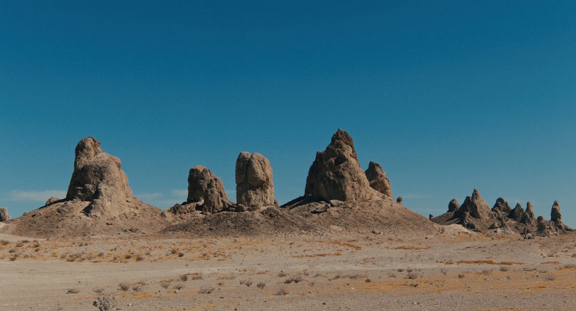 A Desert (2025) —  shot,  lighting