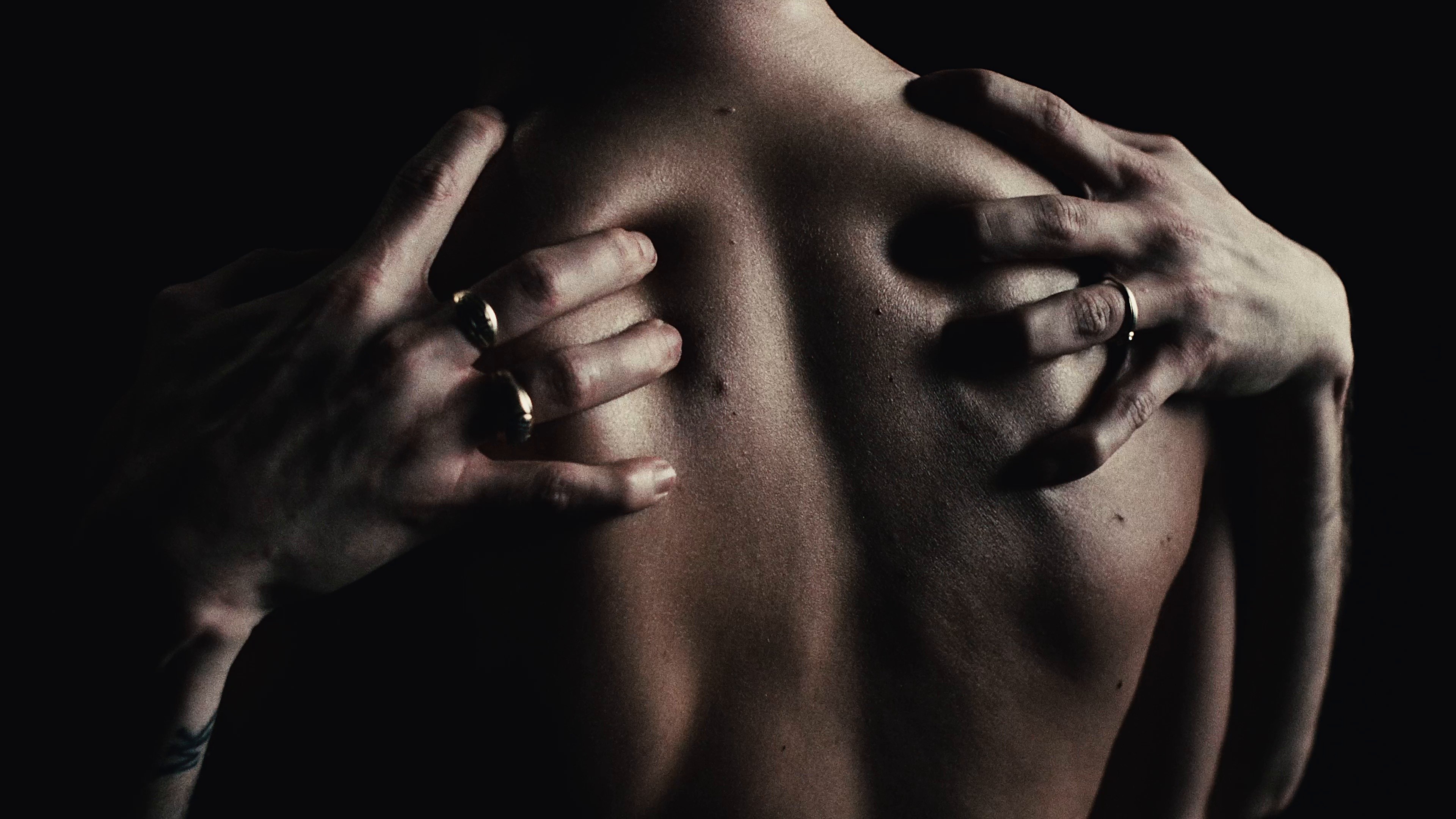 Merci pour les fleurs (2026) —  shot,  lighting