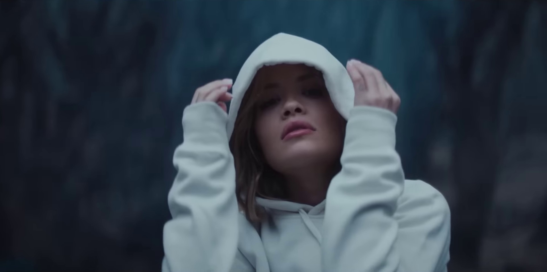 Don't Think Twice (2023) —  shot,  lighting