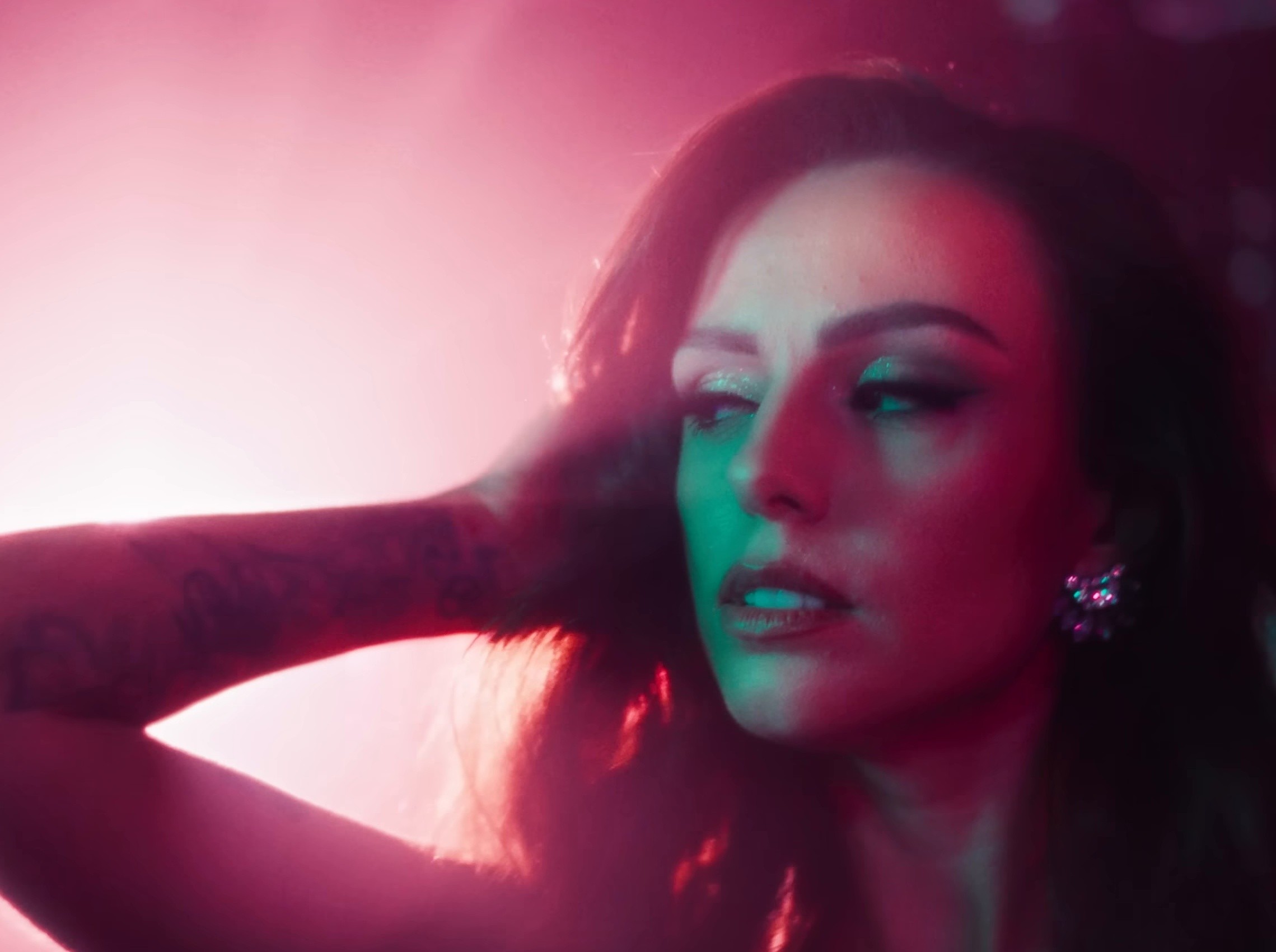 Green Light (2025) —  shot,  lighting