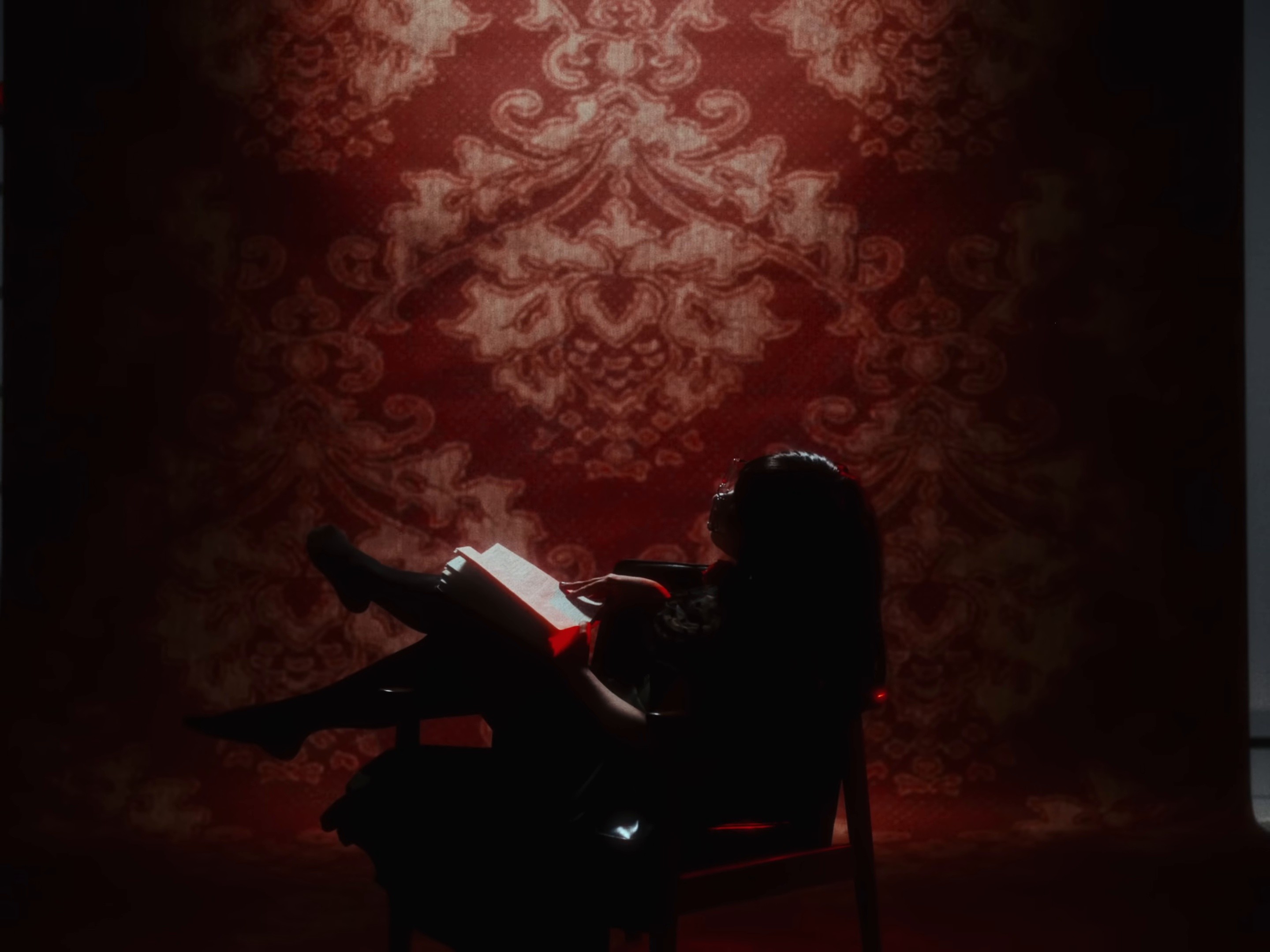 femme fatale (2024) —  shot,  lighting